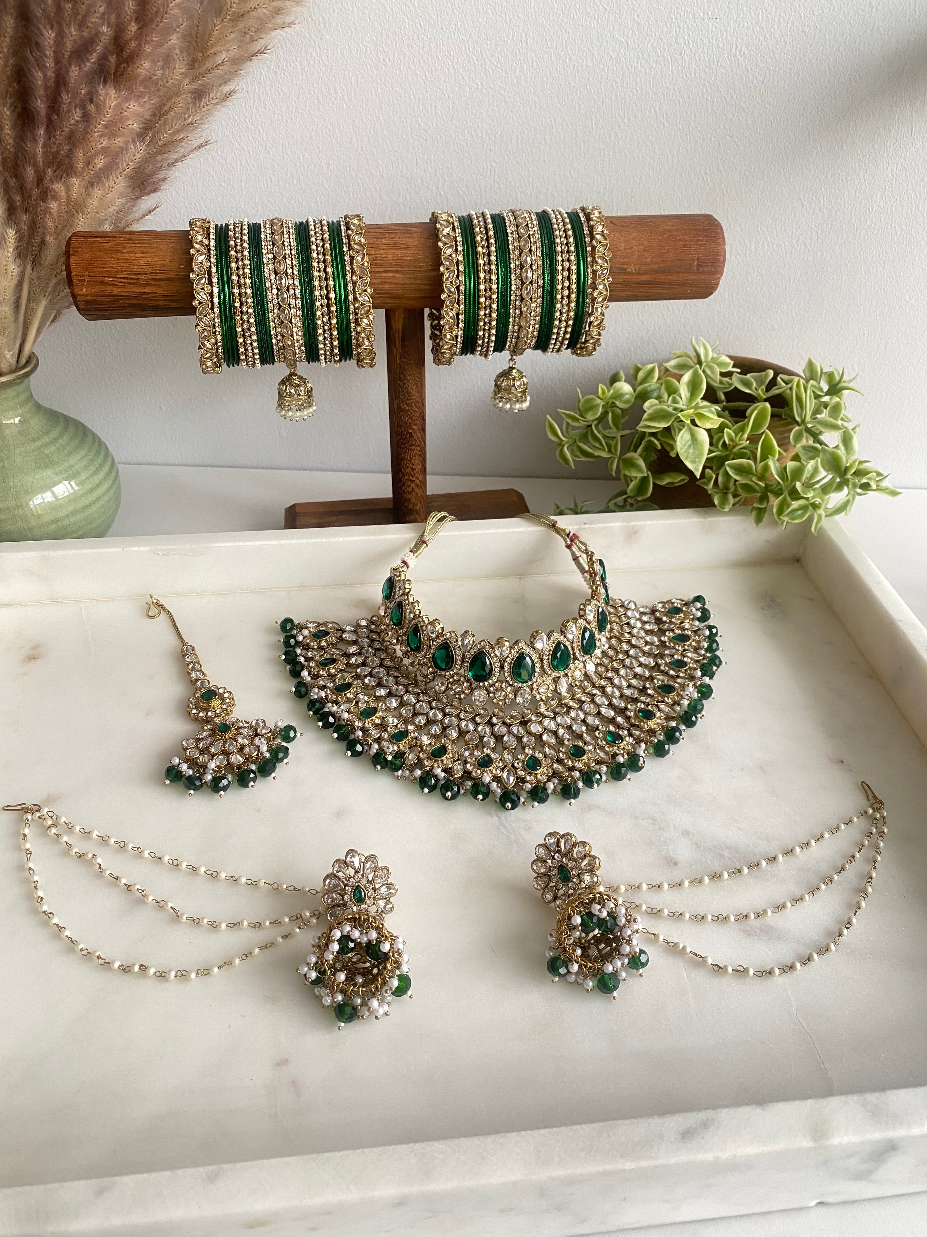 The Lily Necklace Set