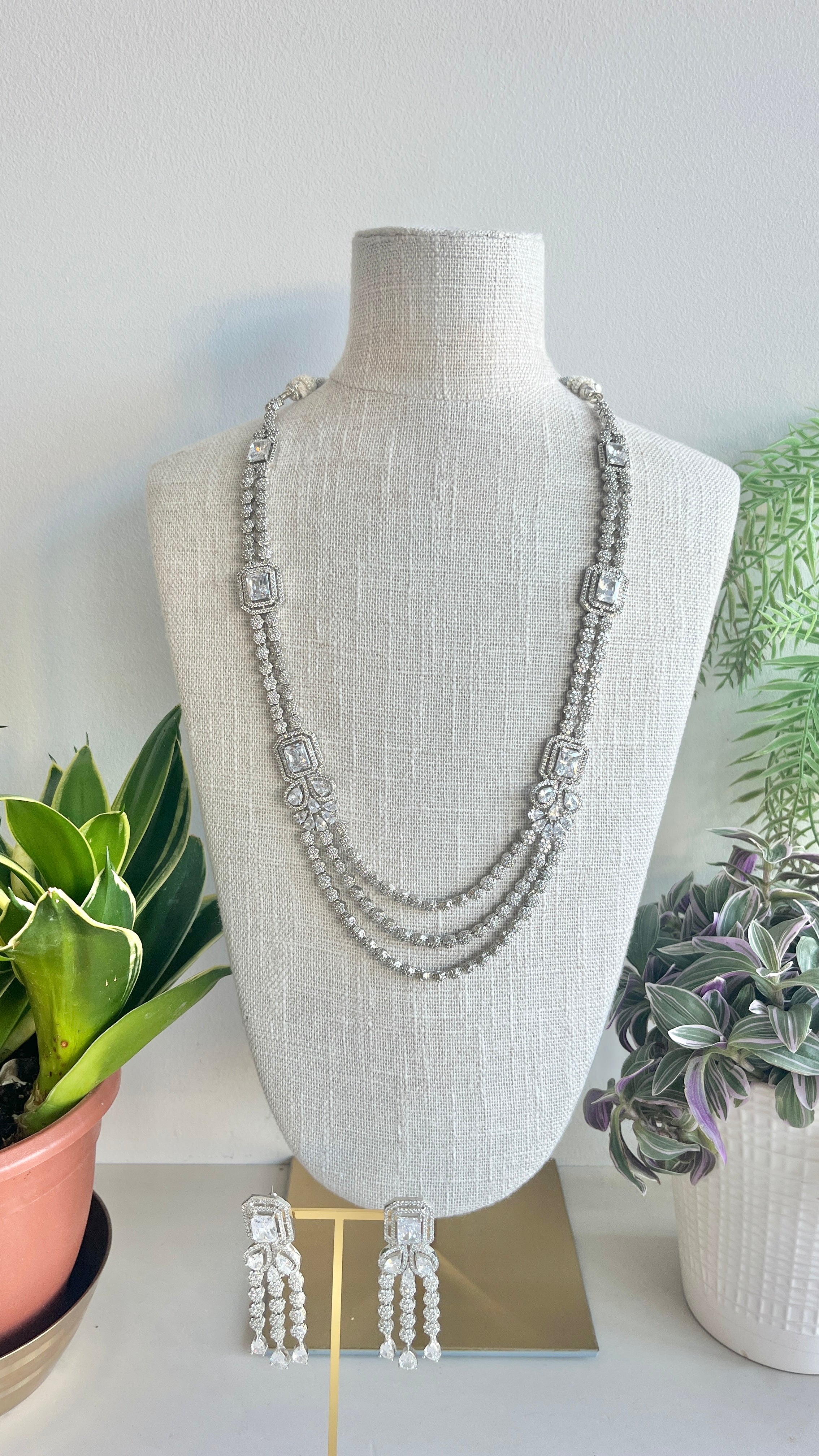 Deenaa long necklace set