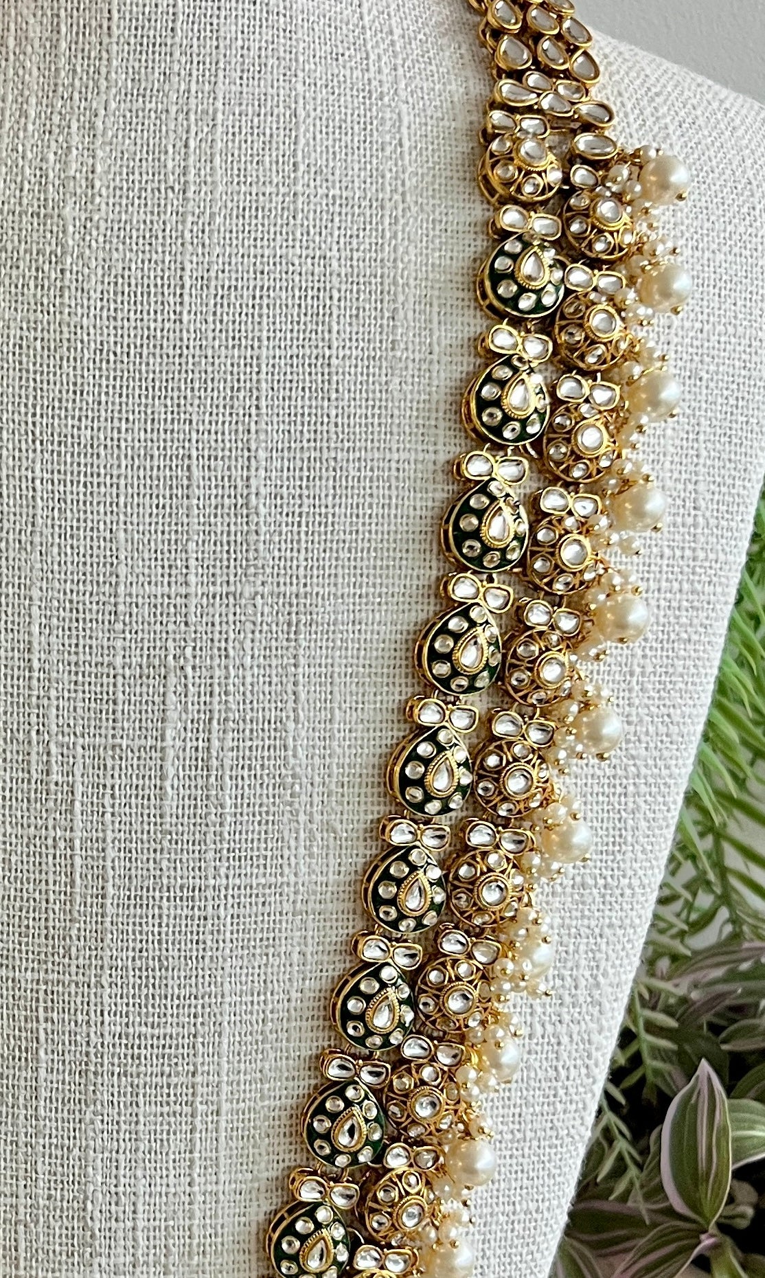 Jivika kundan necklace set