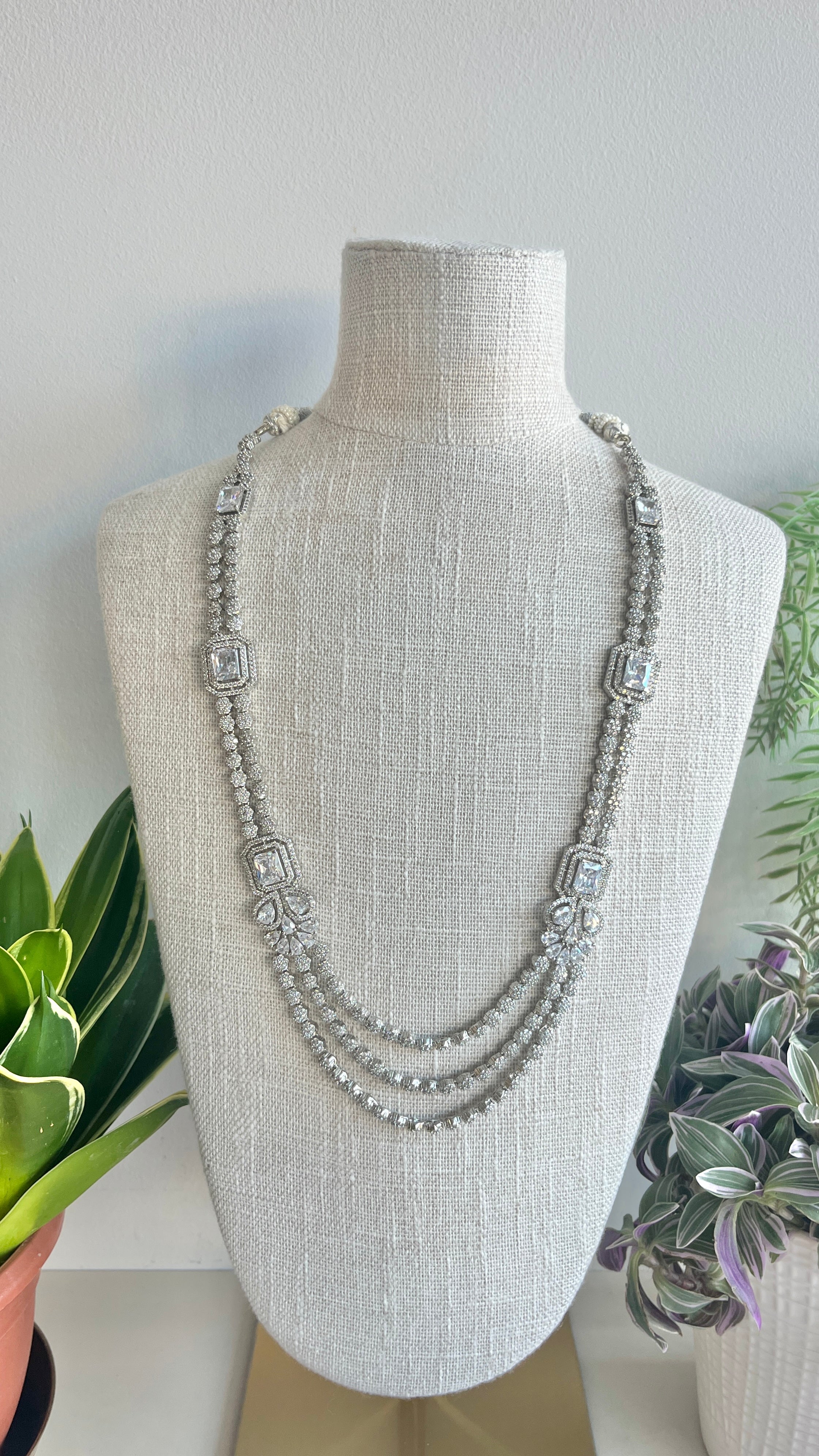 Deenaa long necklace set