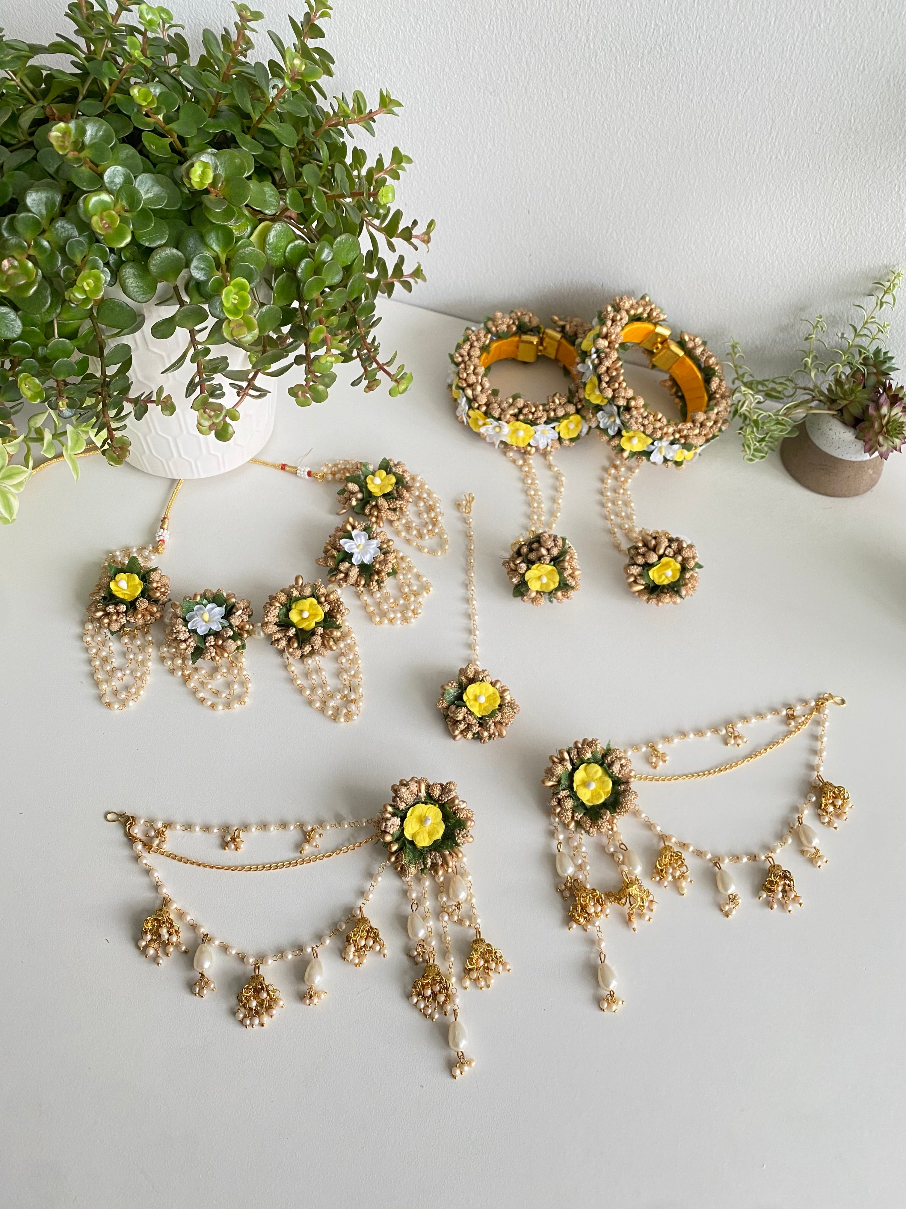 Keya Floral Set