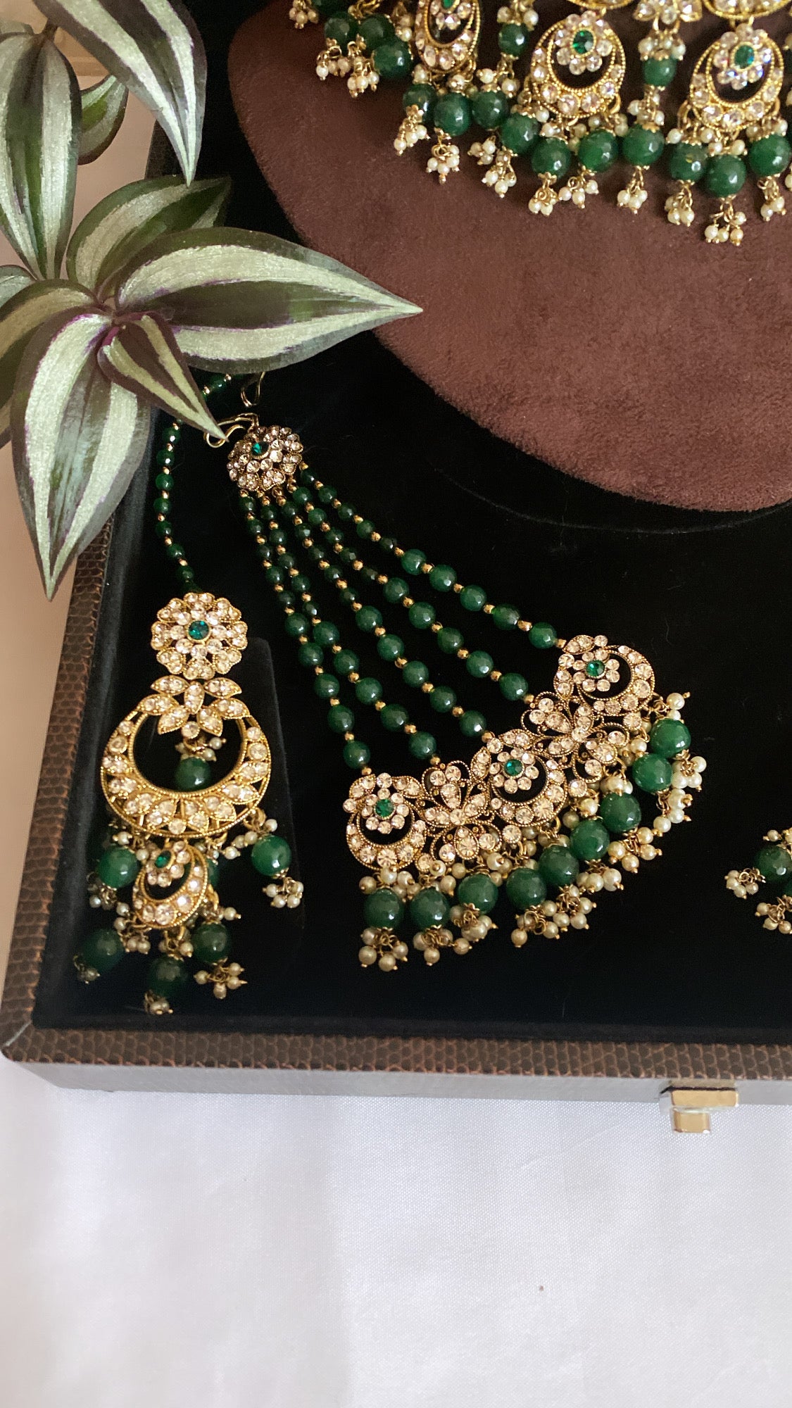 Anam bridal choker set