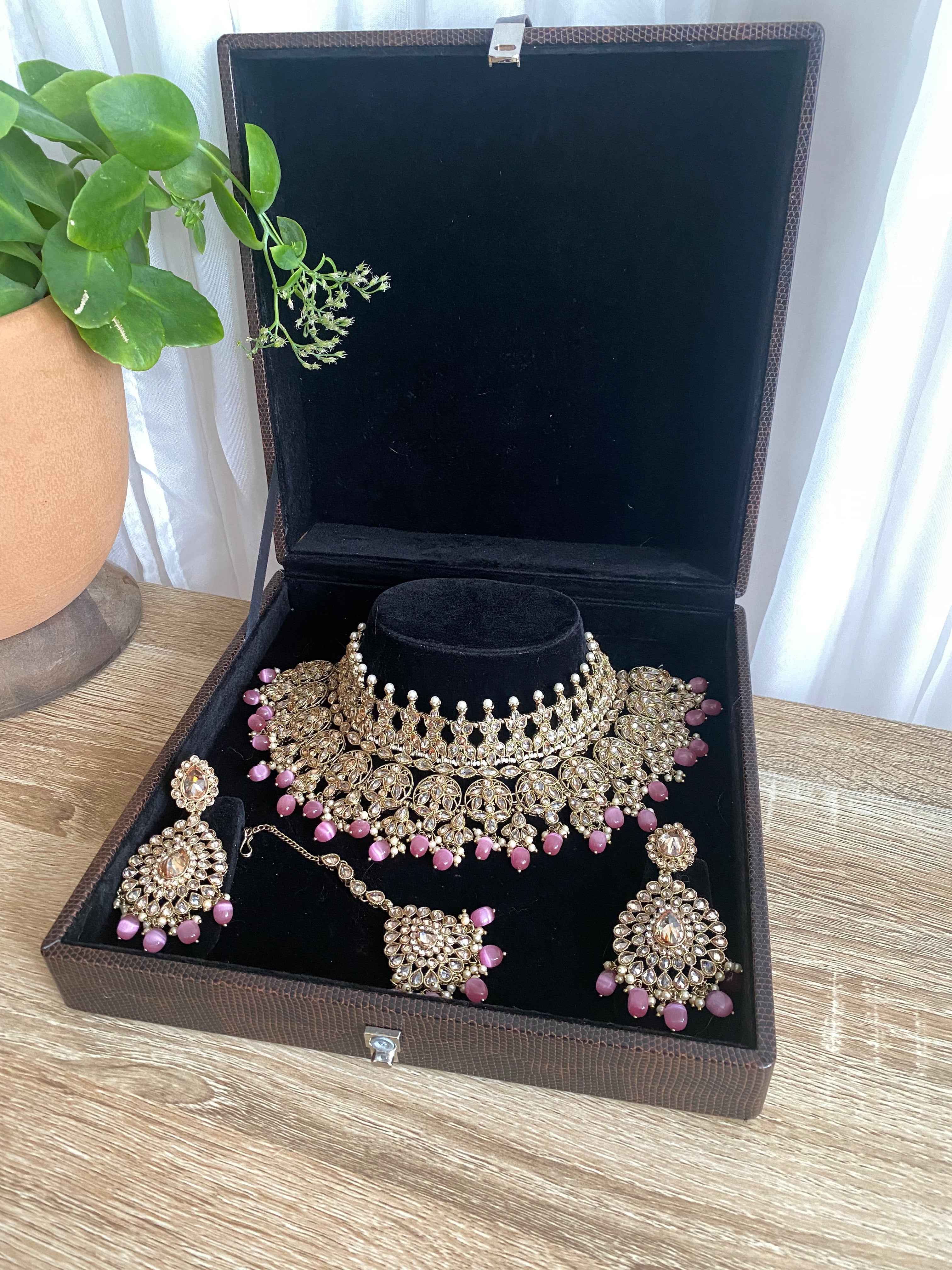 Kiran Choker Set