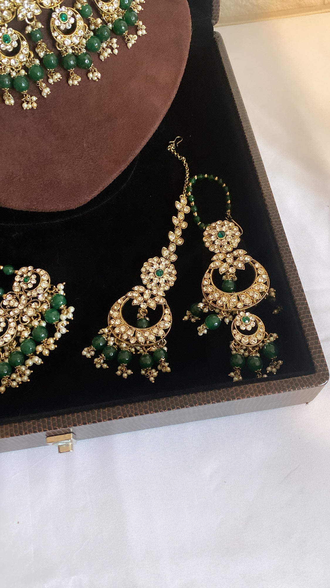 Anam bridal choker set