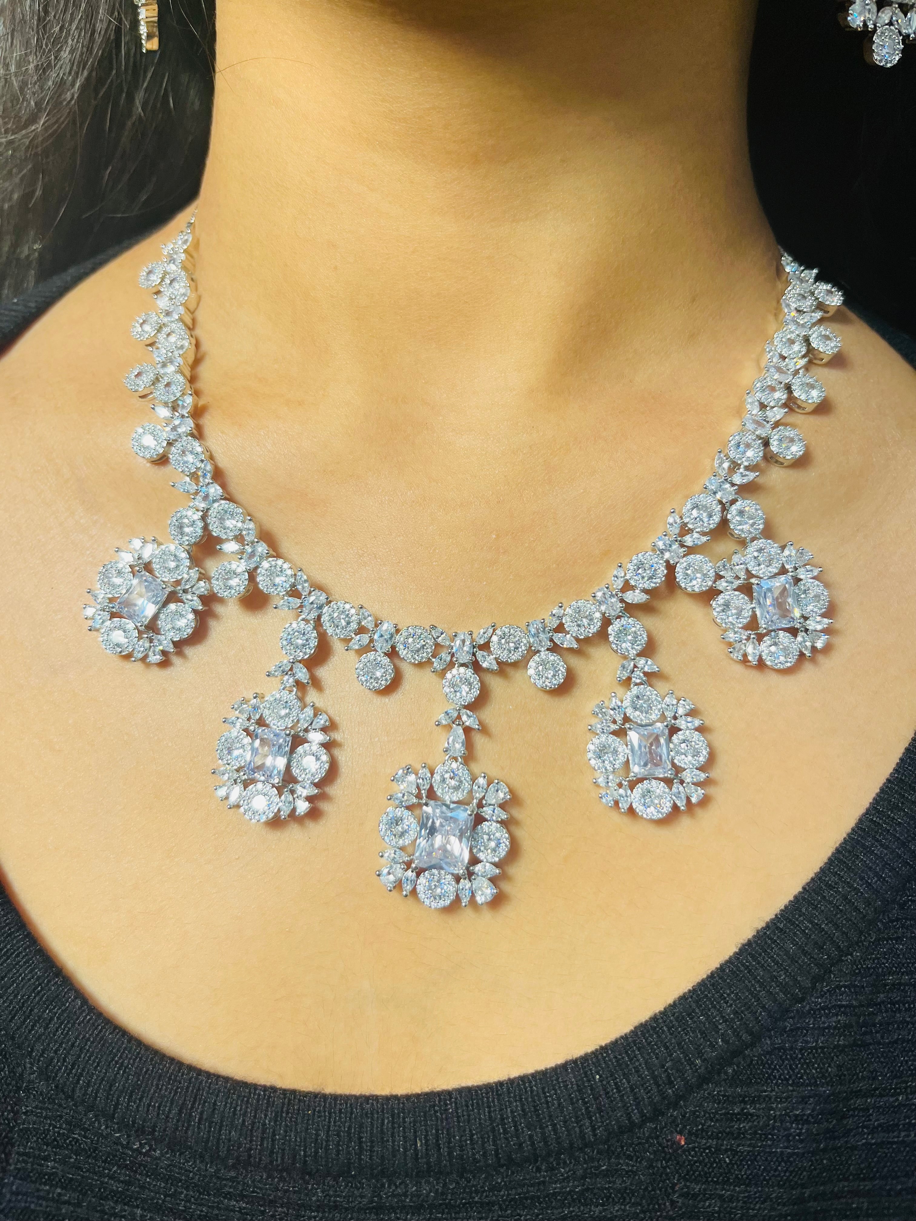 Alam Necklace Set
