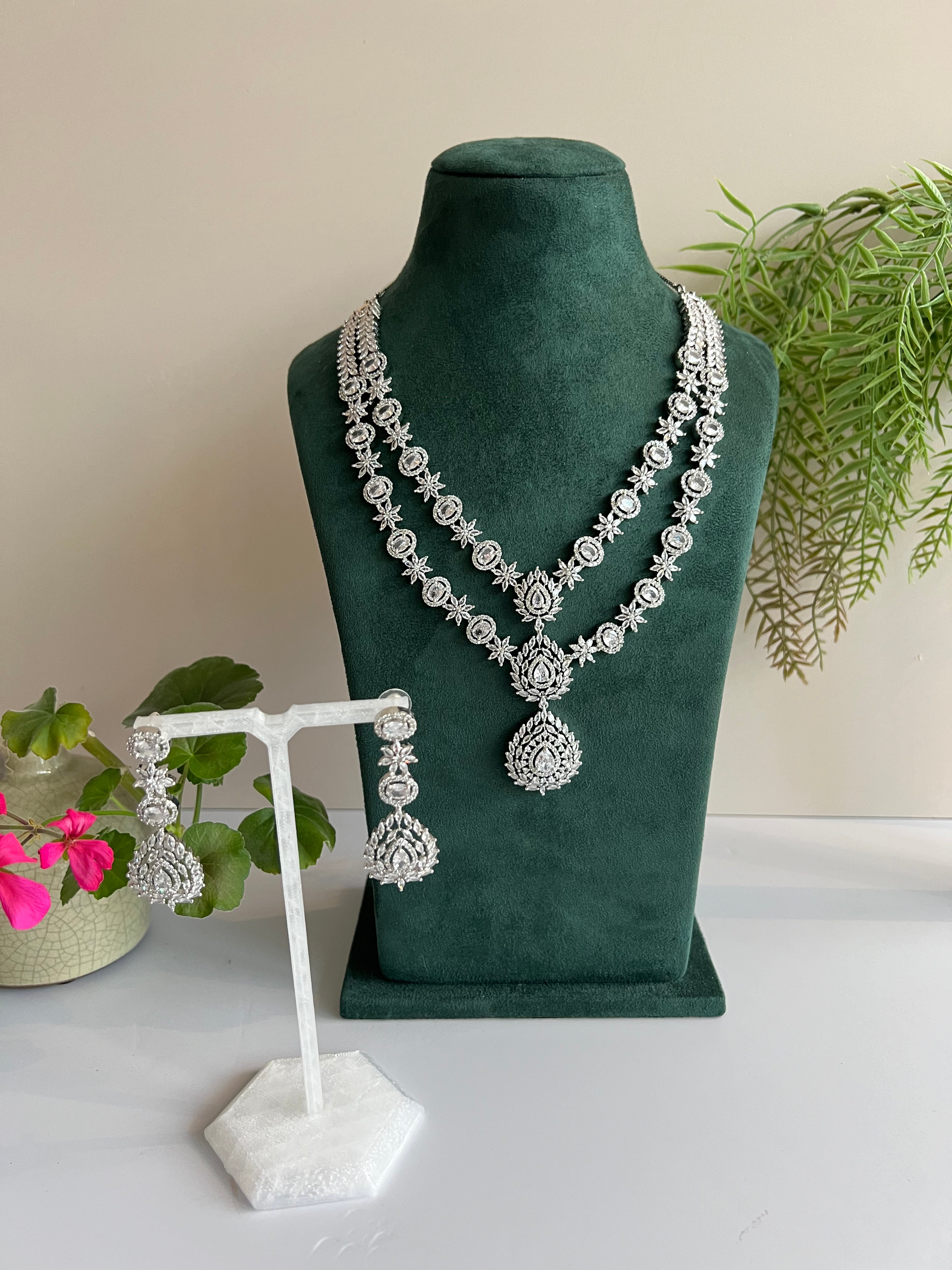 Aradhana Necklace Set