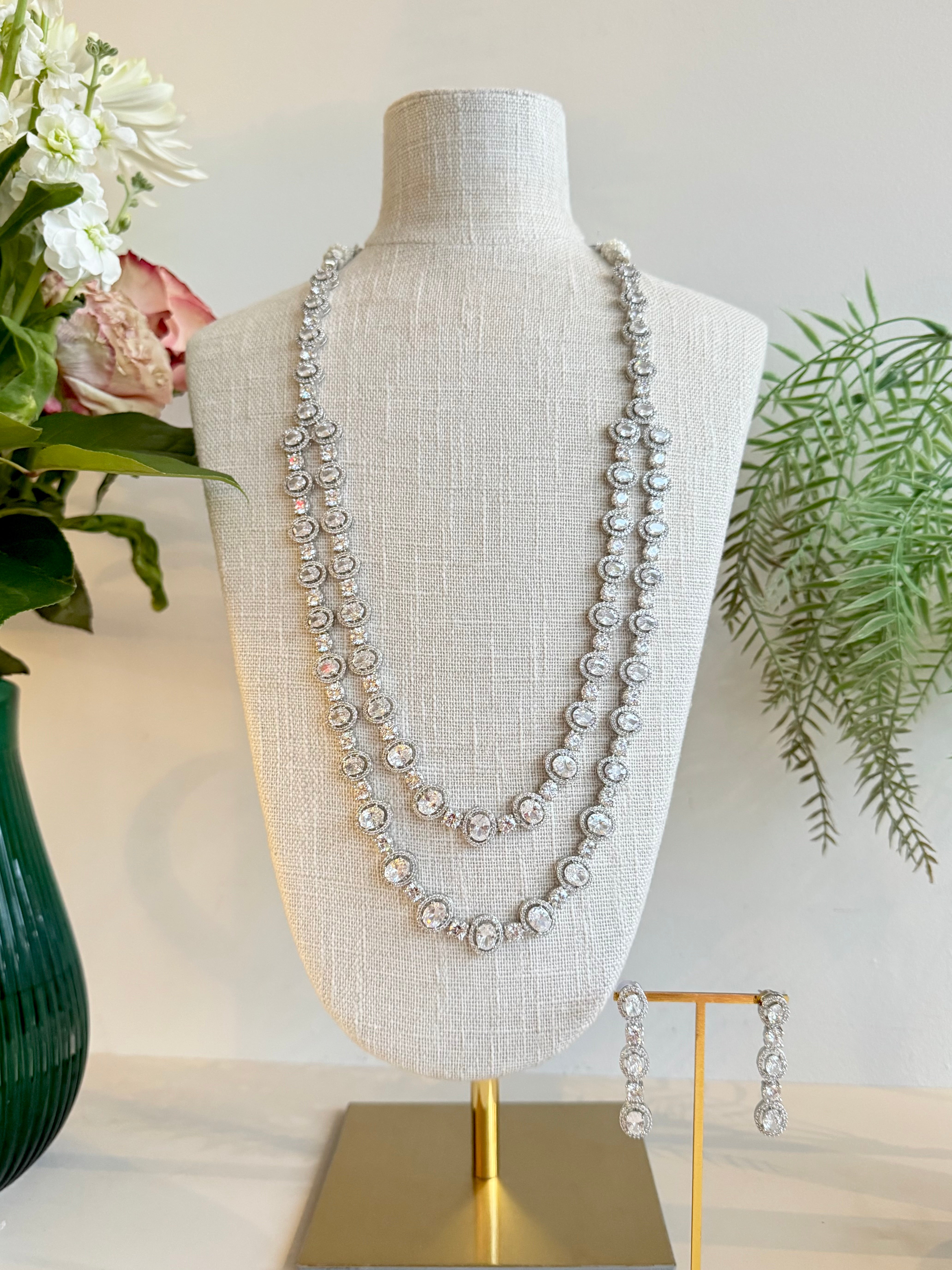 Bedipta long necklace set