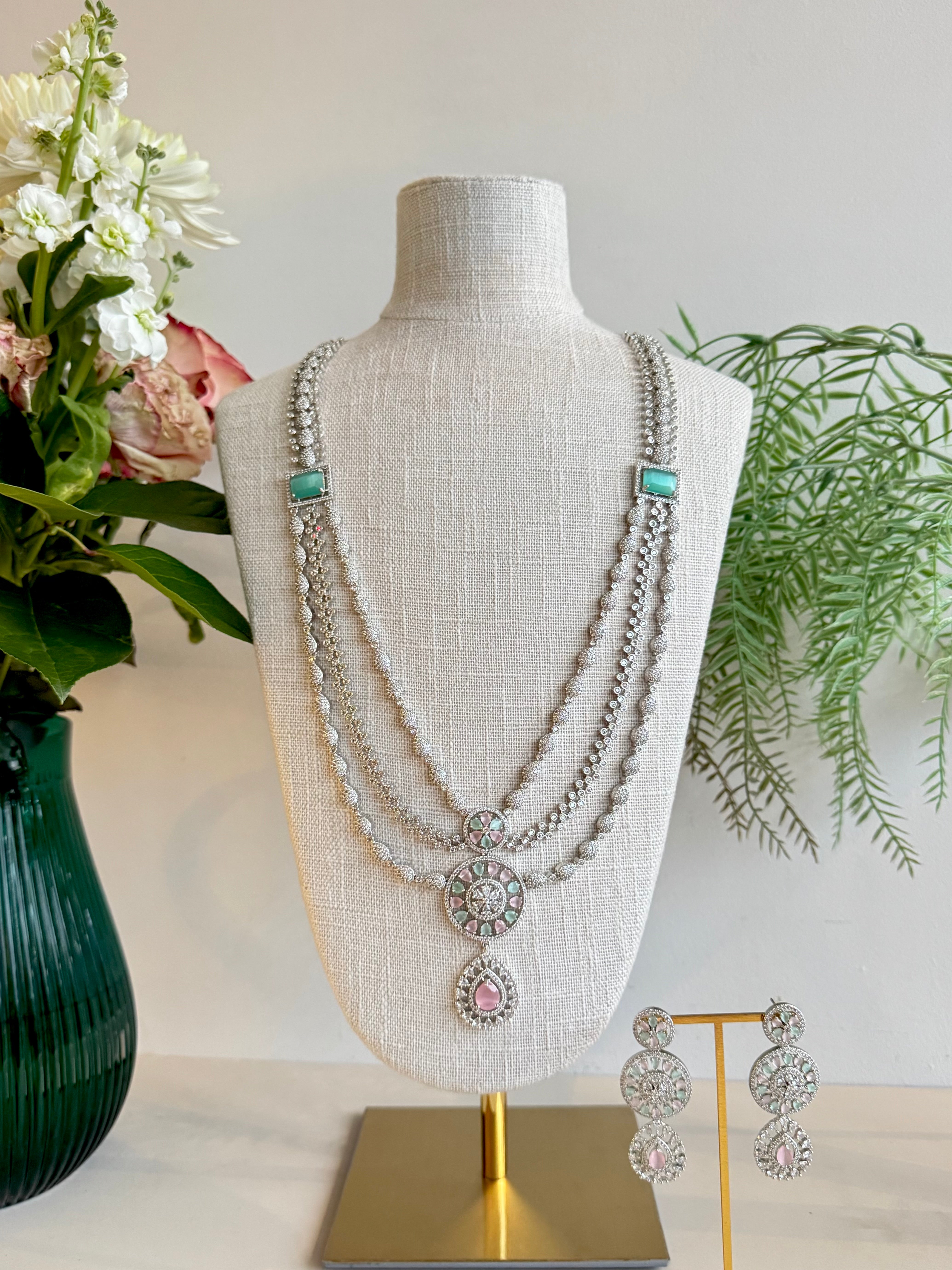 Adila long necklace set