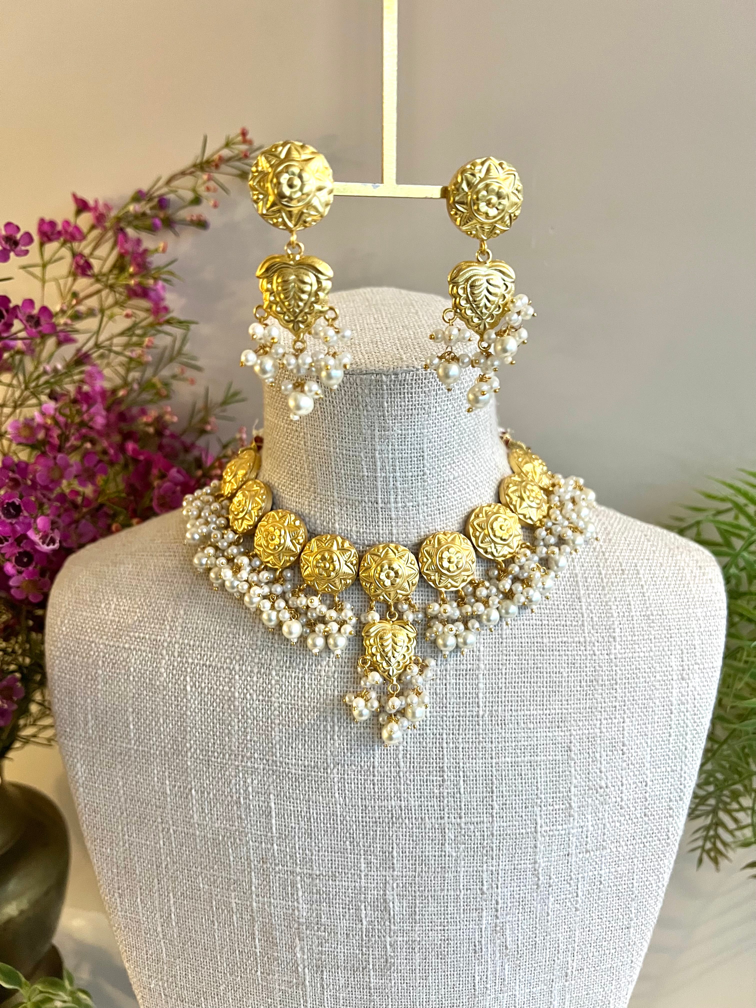 Baagi gold plated necklace set