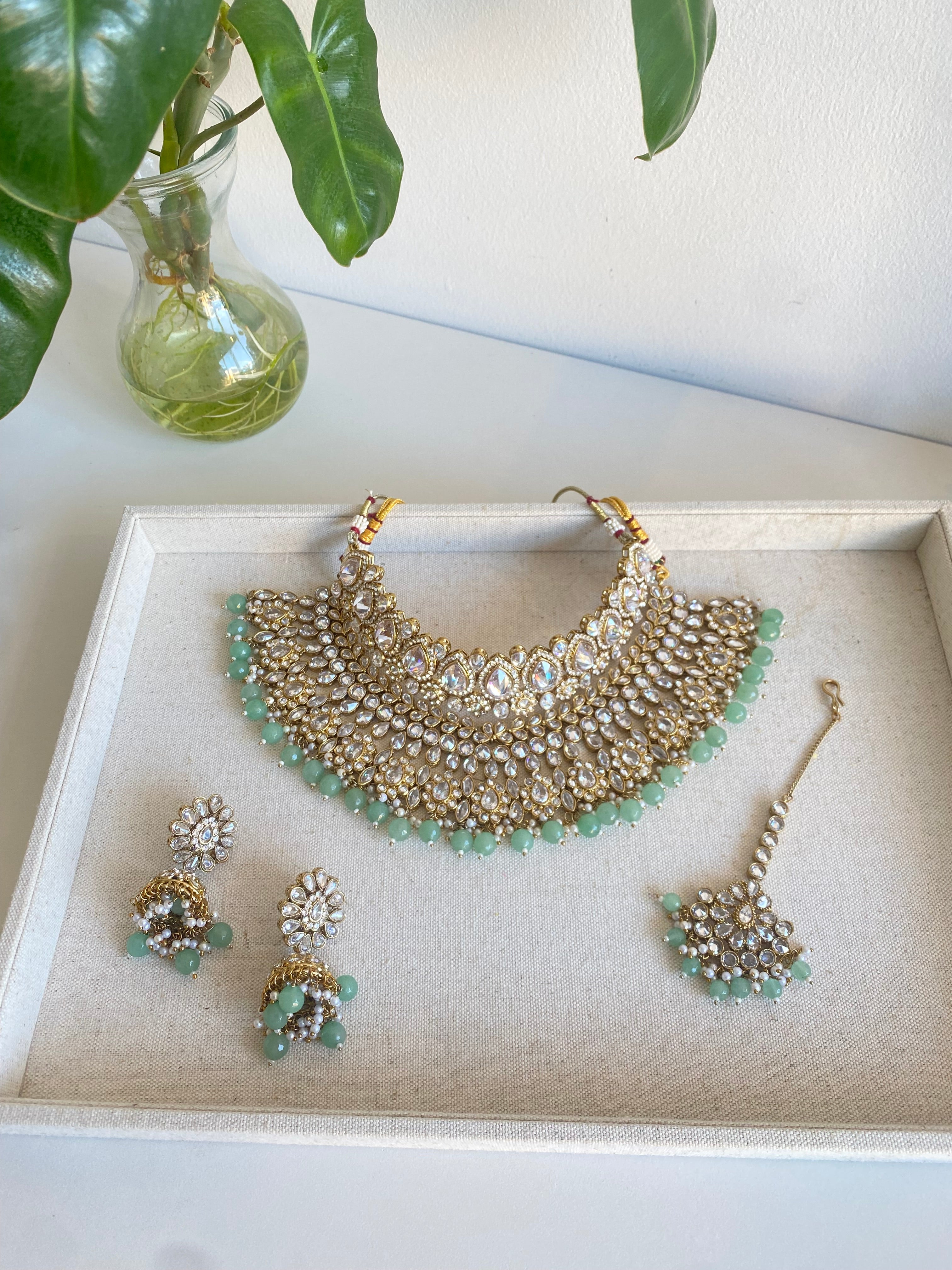 The Lily Necklace Set