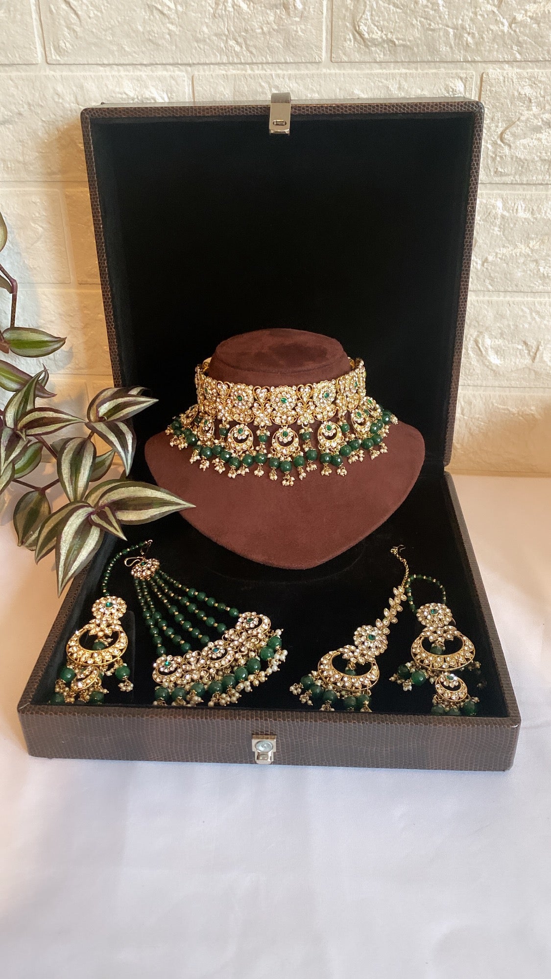 Anam bridal choker set
