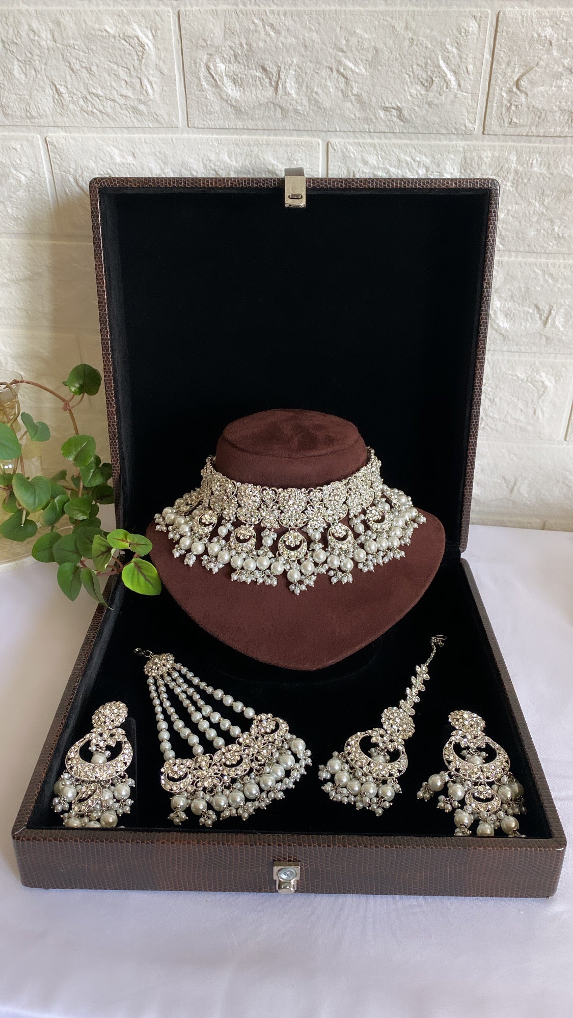 Anam bridal choker set