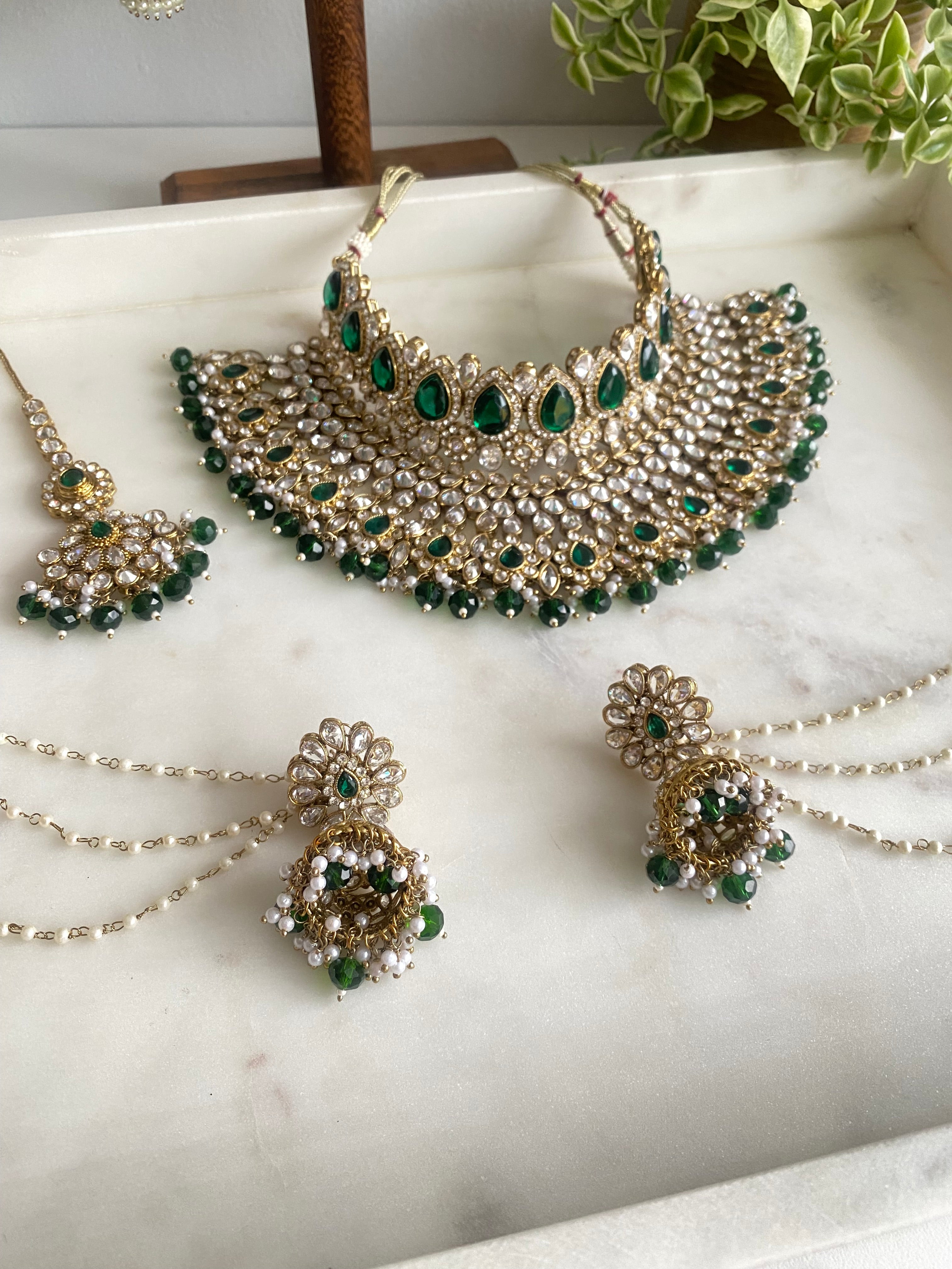 The Lily Necklace Set