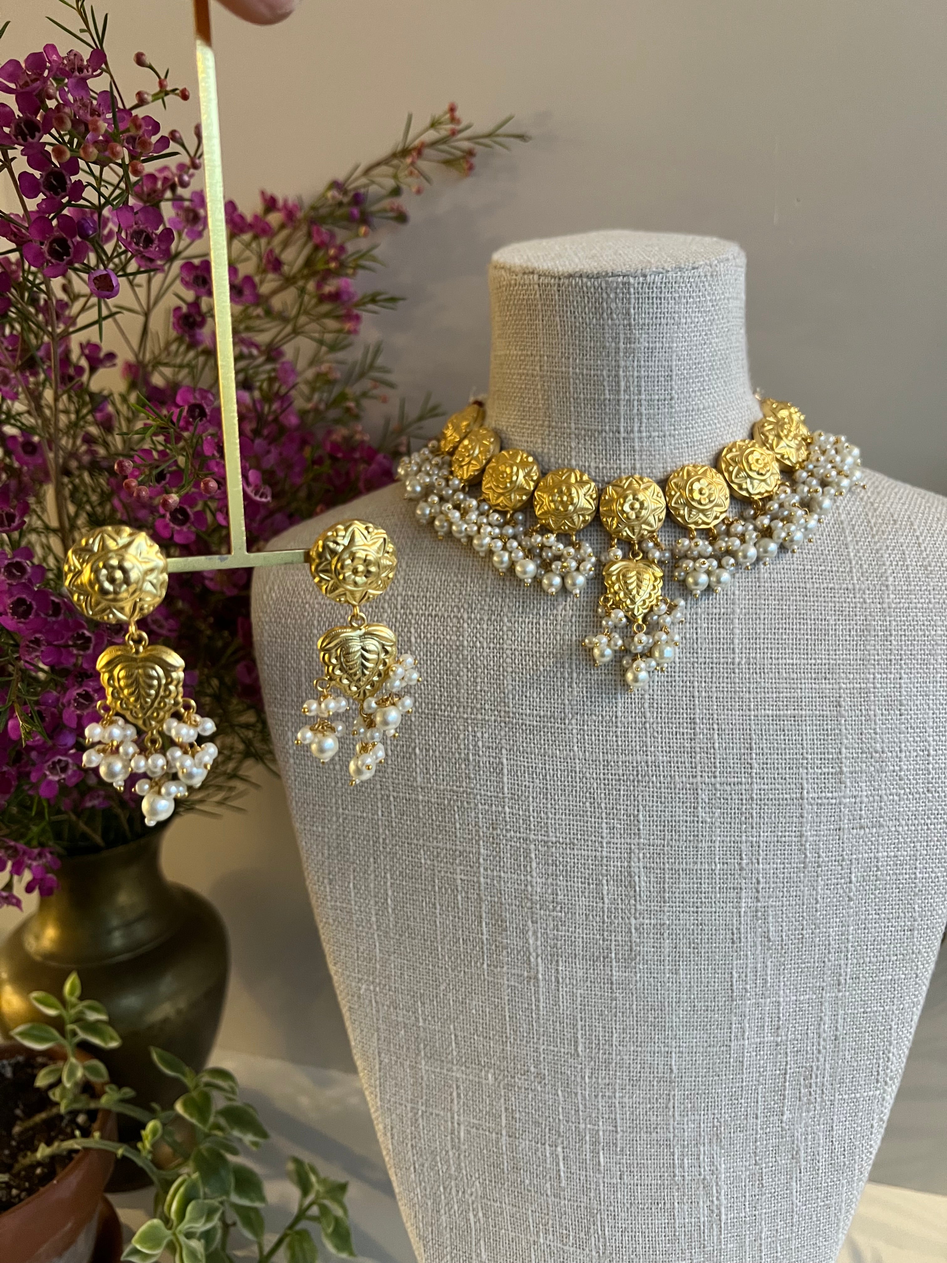 Baagi gold plated necklace set