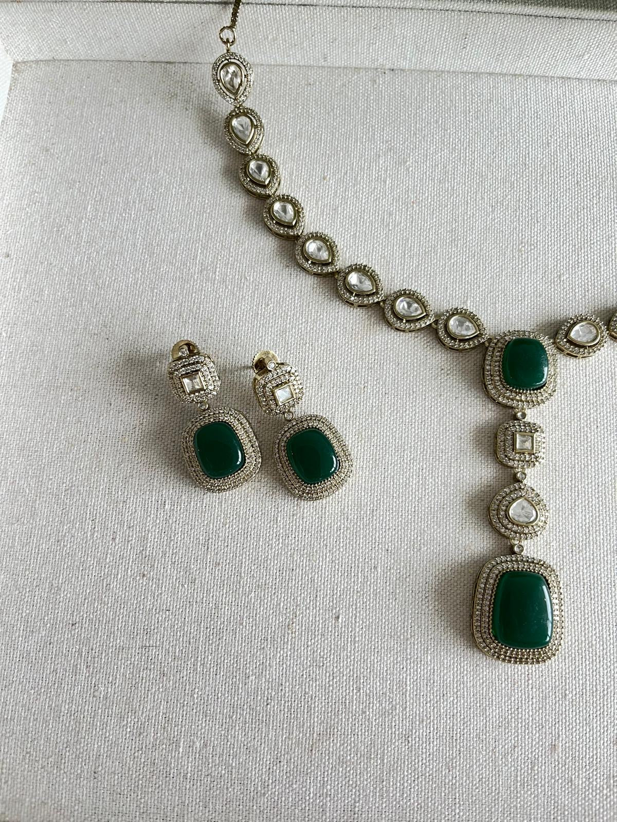 Ira Necklace Set