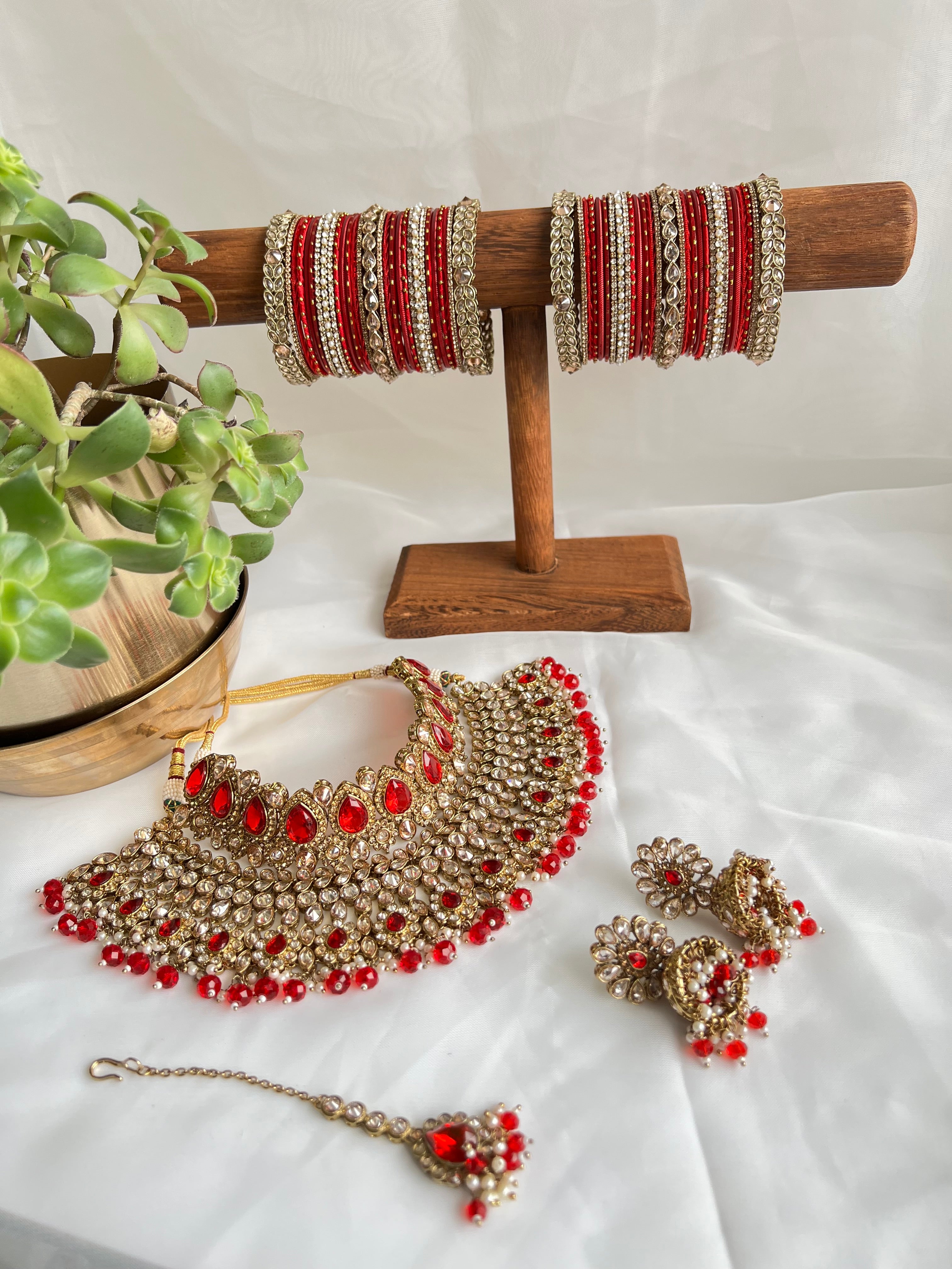 The Lily Necklace Set