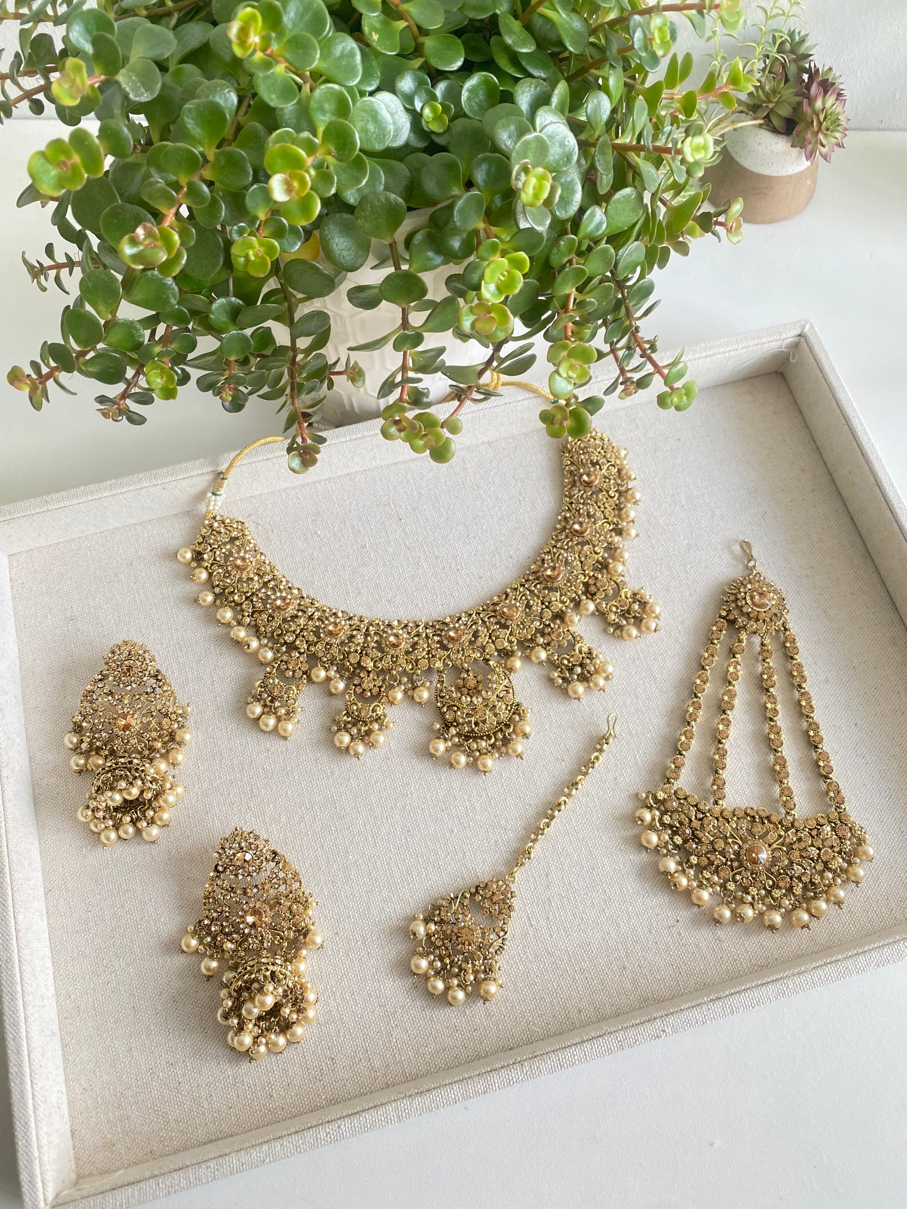 Shoma Bridal Necklace