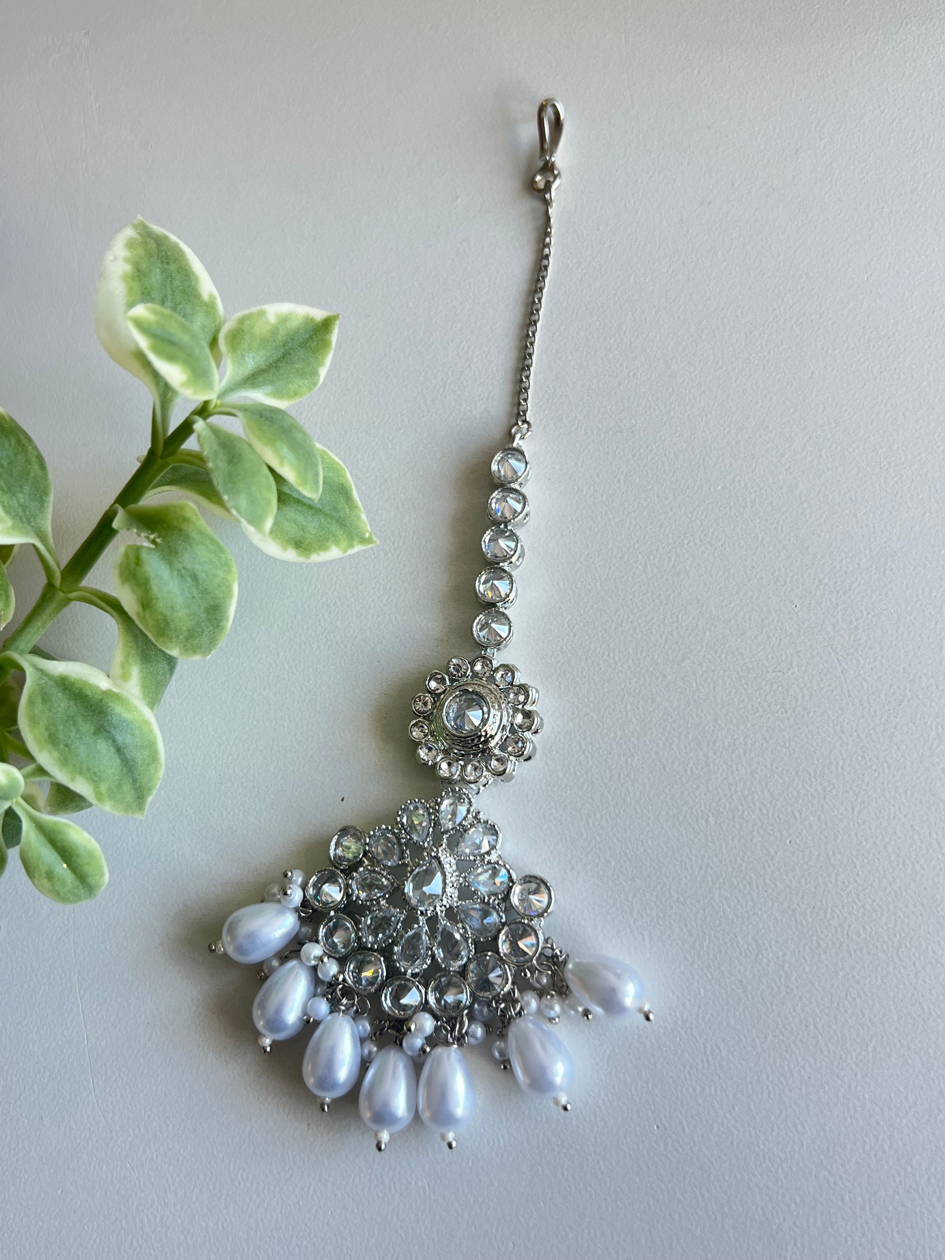 The Lily Necklace Set