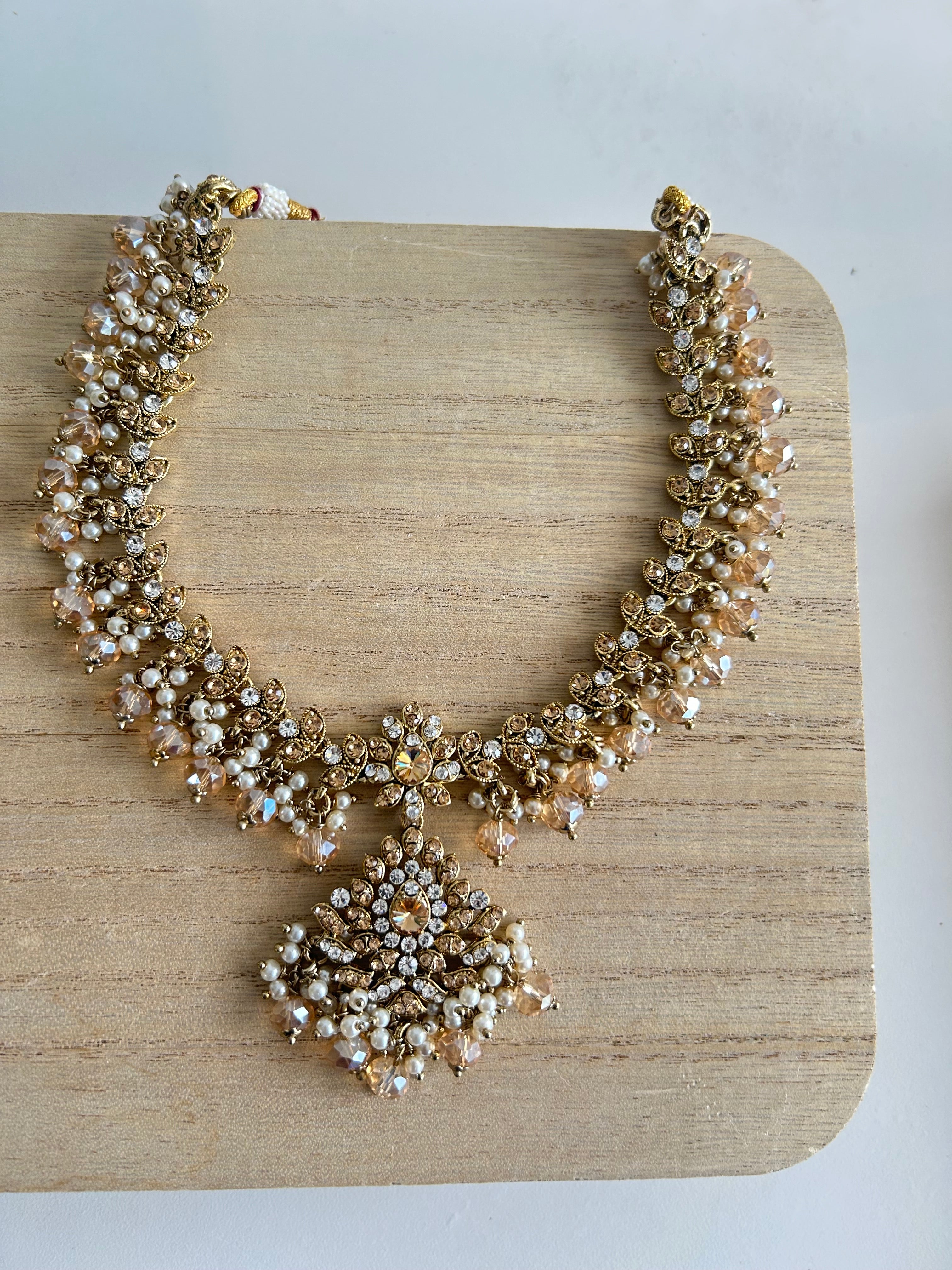 Anisha Necklace Set