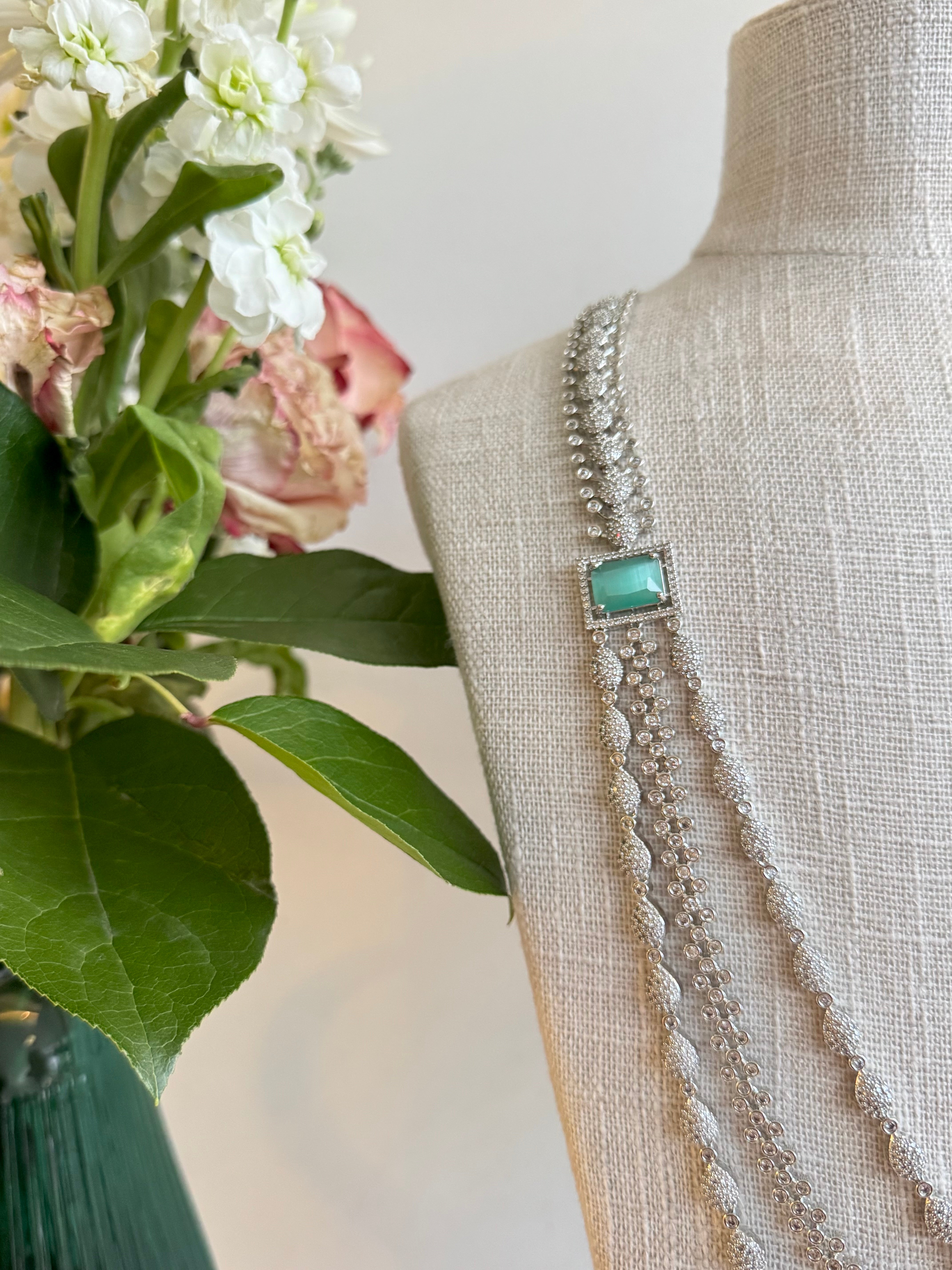 Adila long necklace set