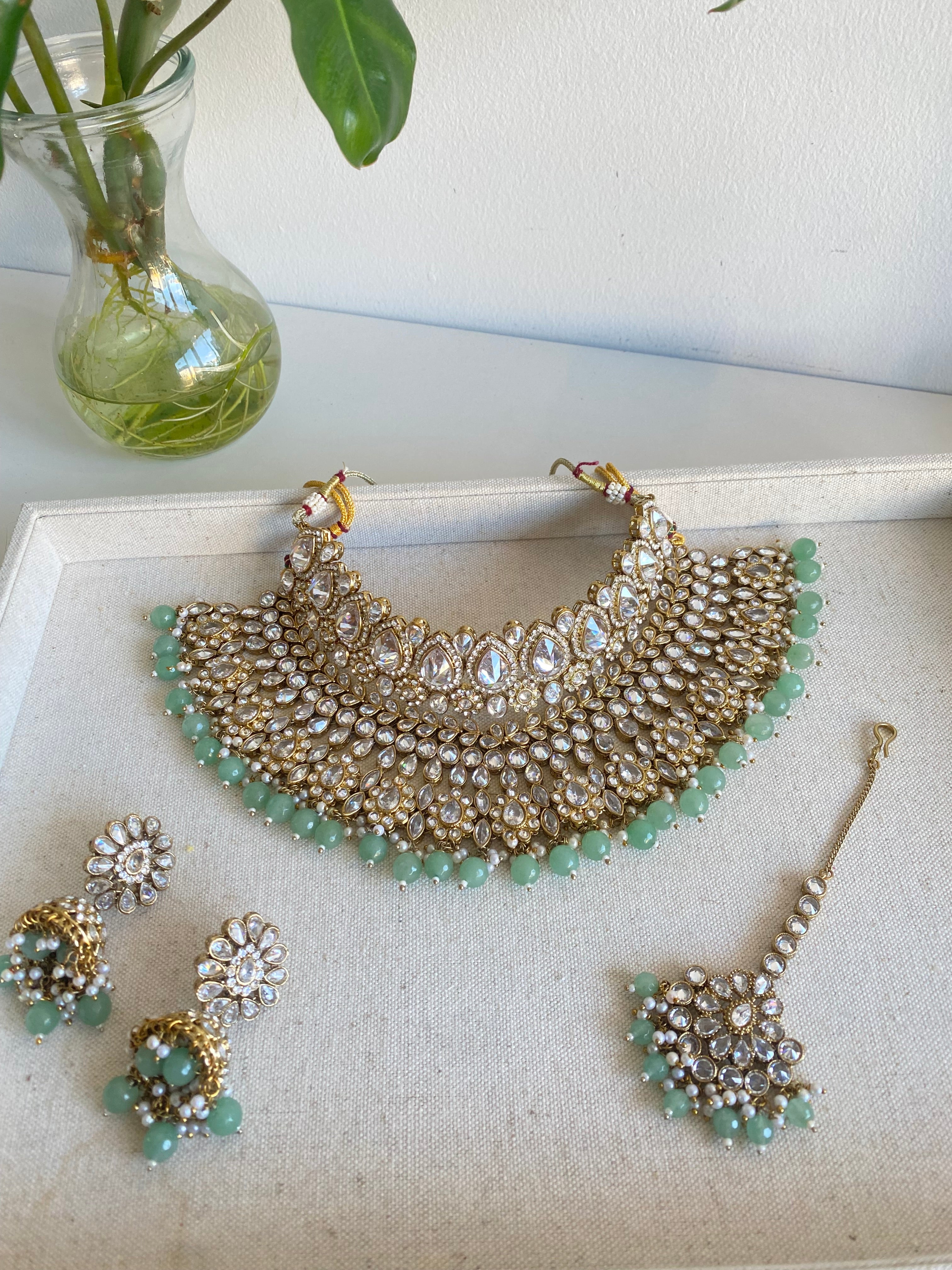 The Lily Necklace Set
