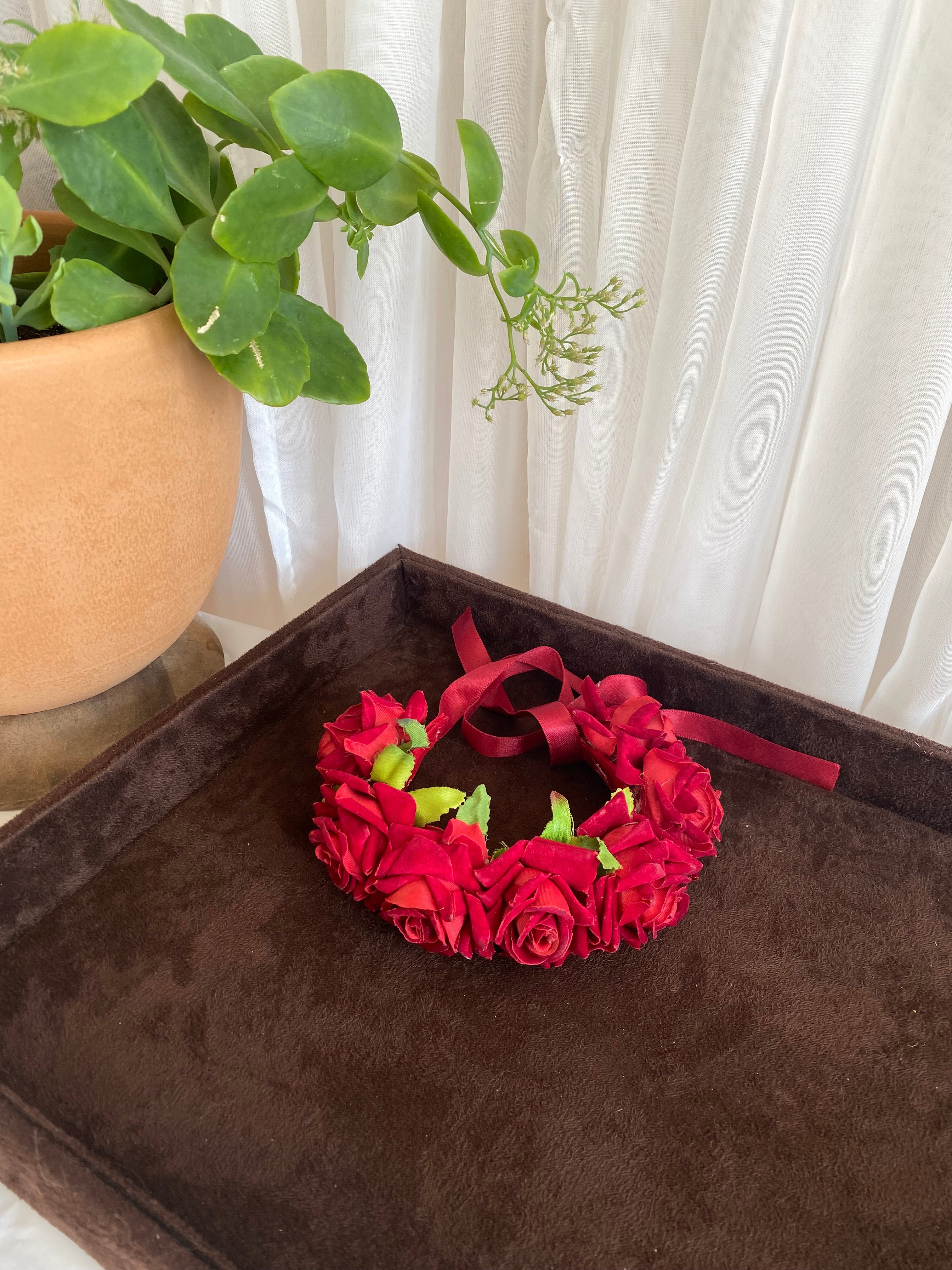 Red Rose Hair-bun Gajra