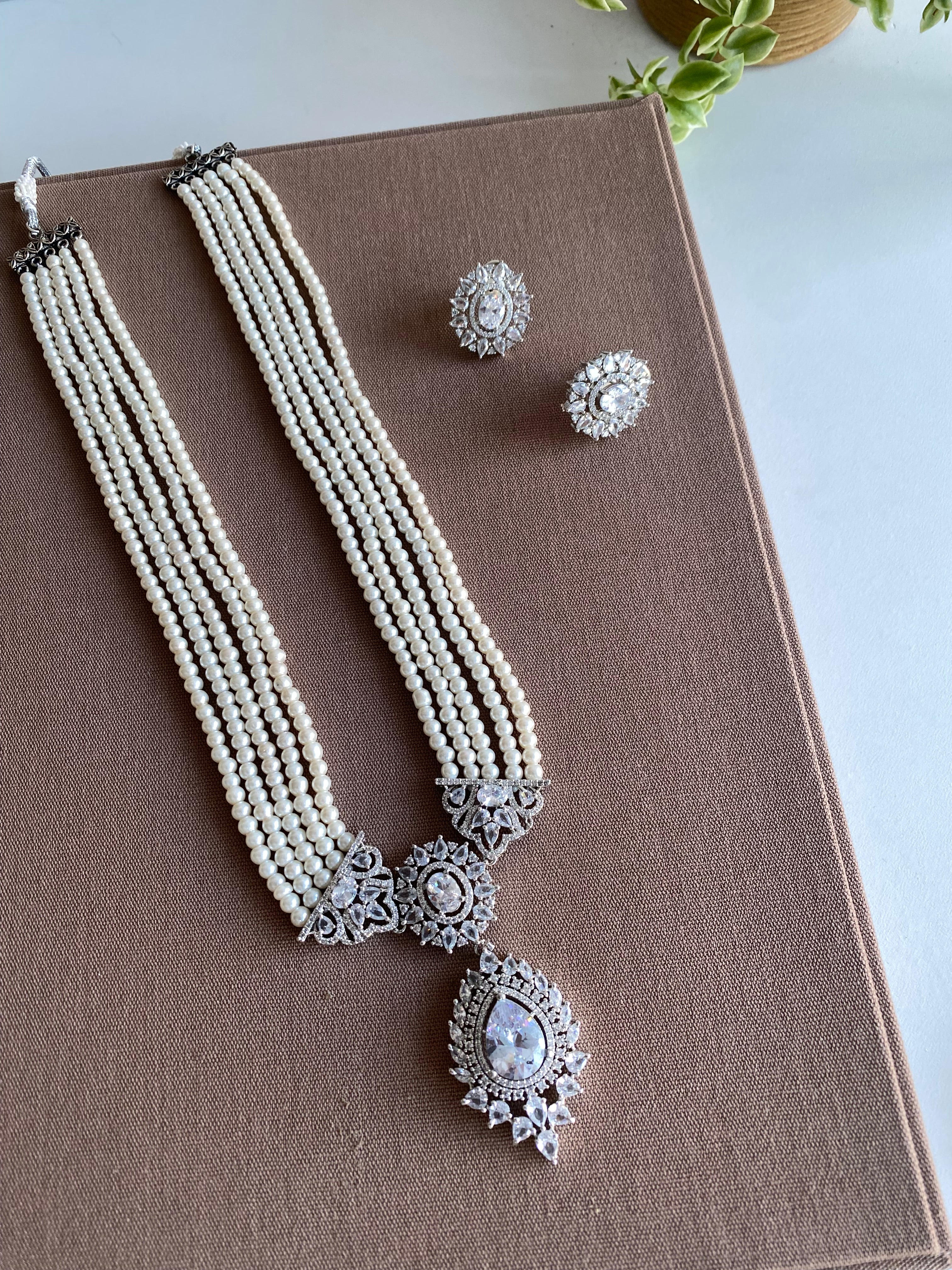 Yasmeen long necklace set