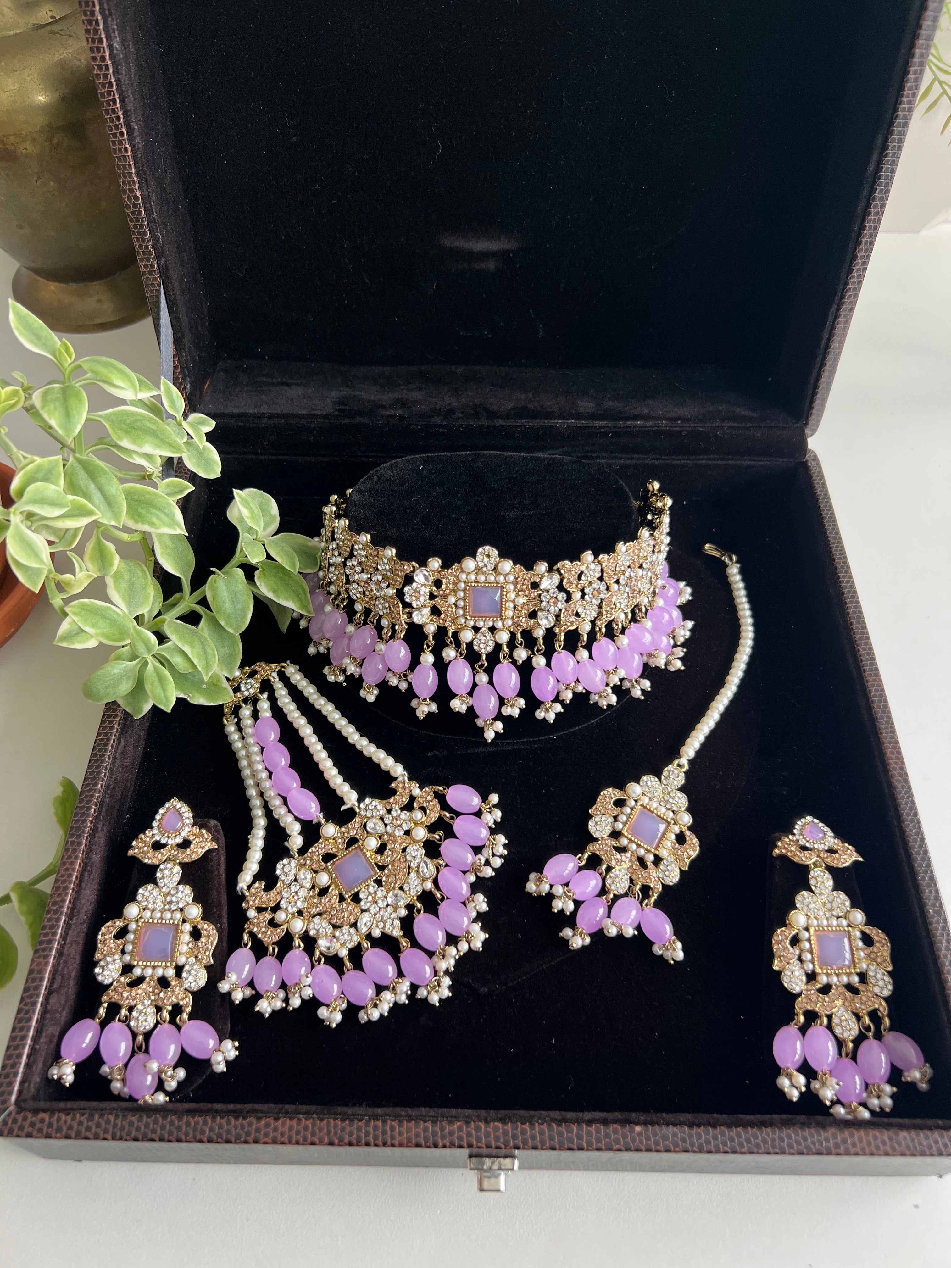 Harleen Choker Set
