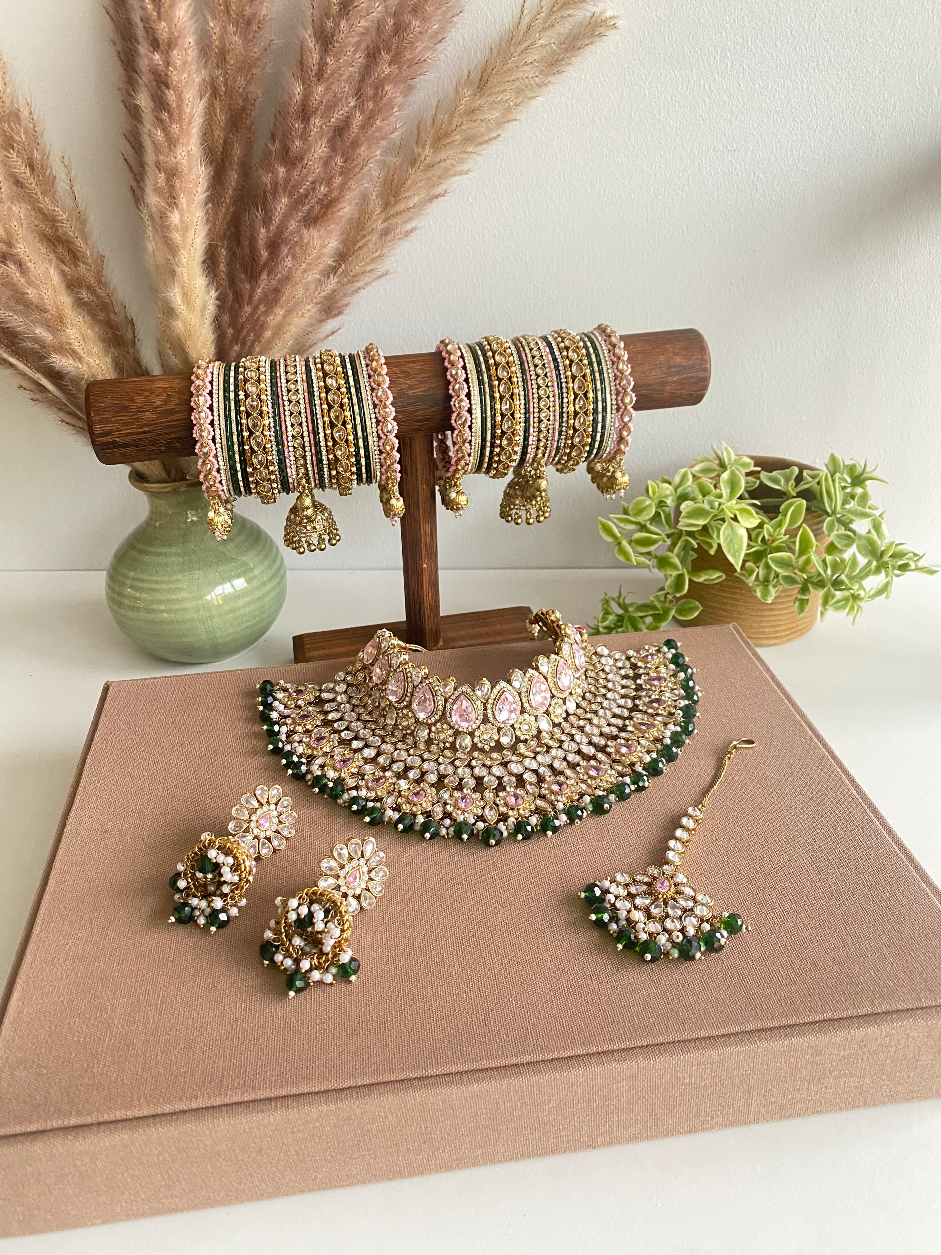 The Lily Necklace Set