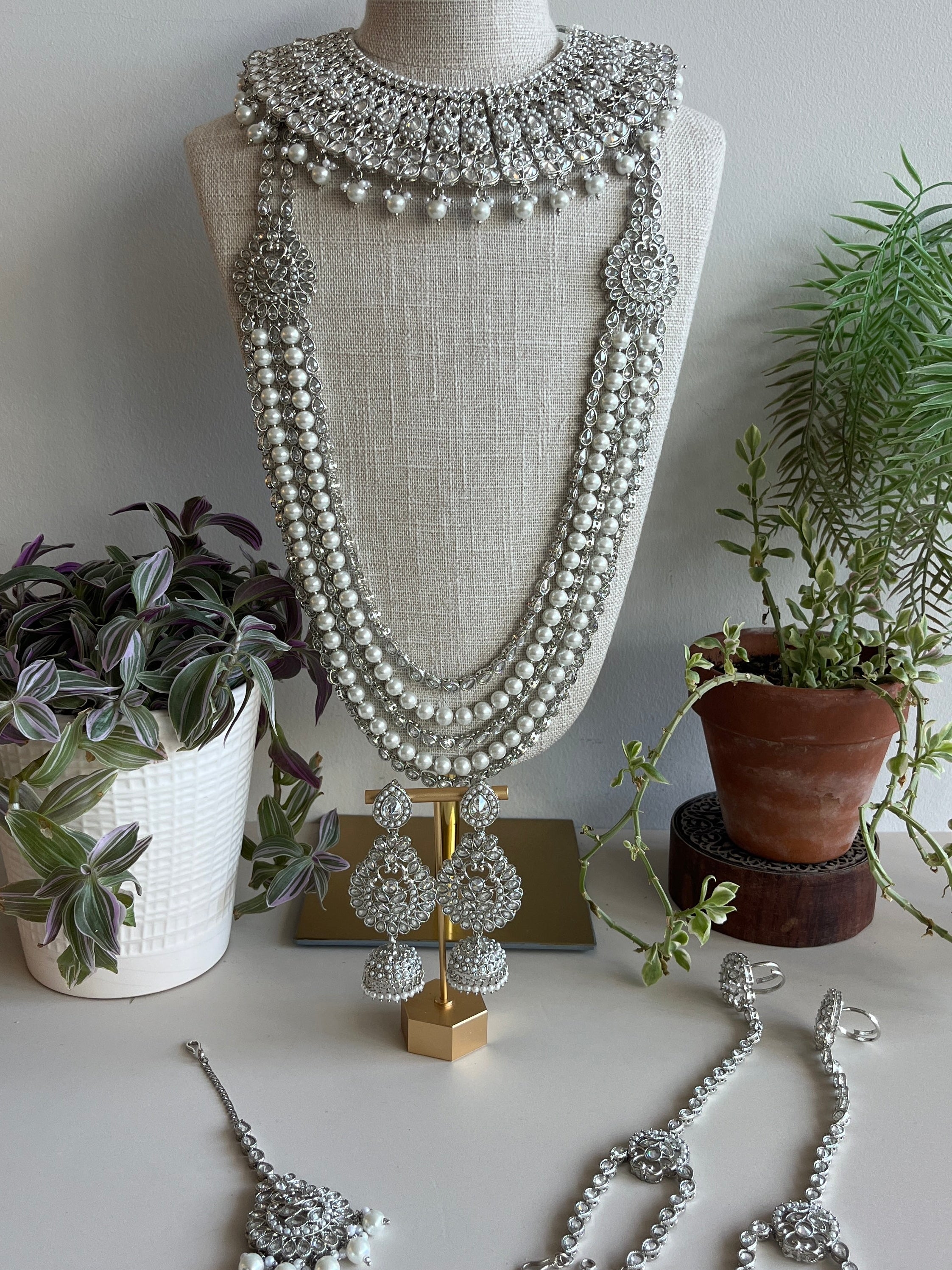 Neehe Bridal Set