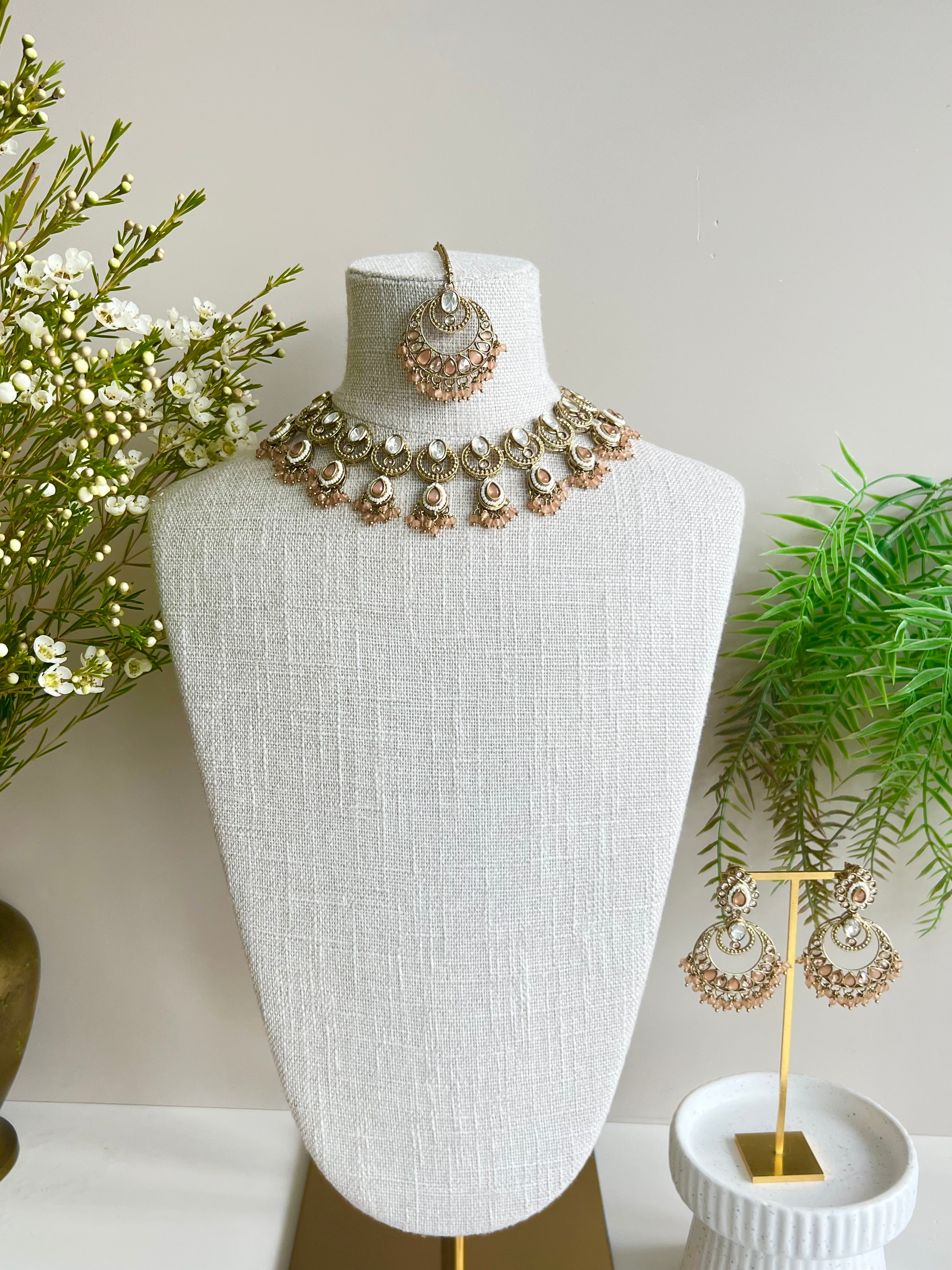 Anushka necklace set