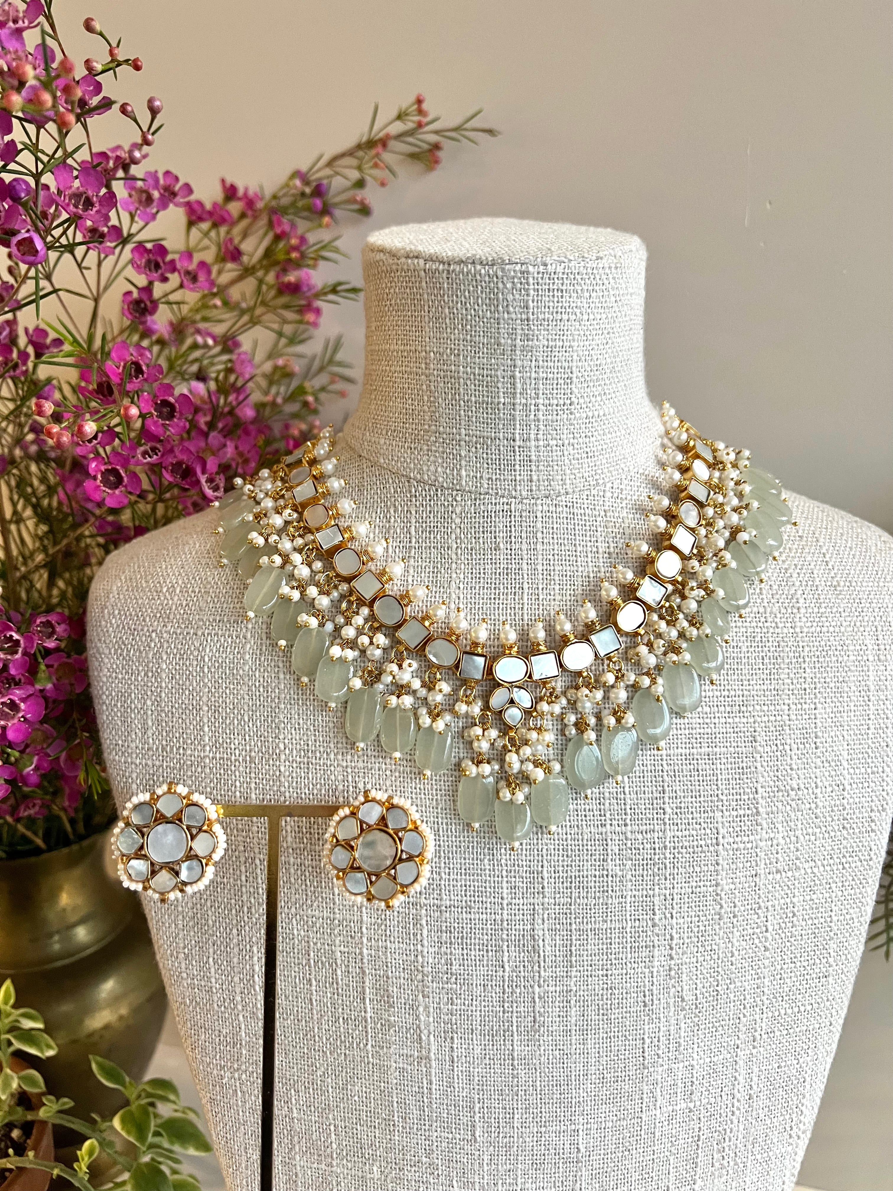 Chunri mother of pearl necklace set