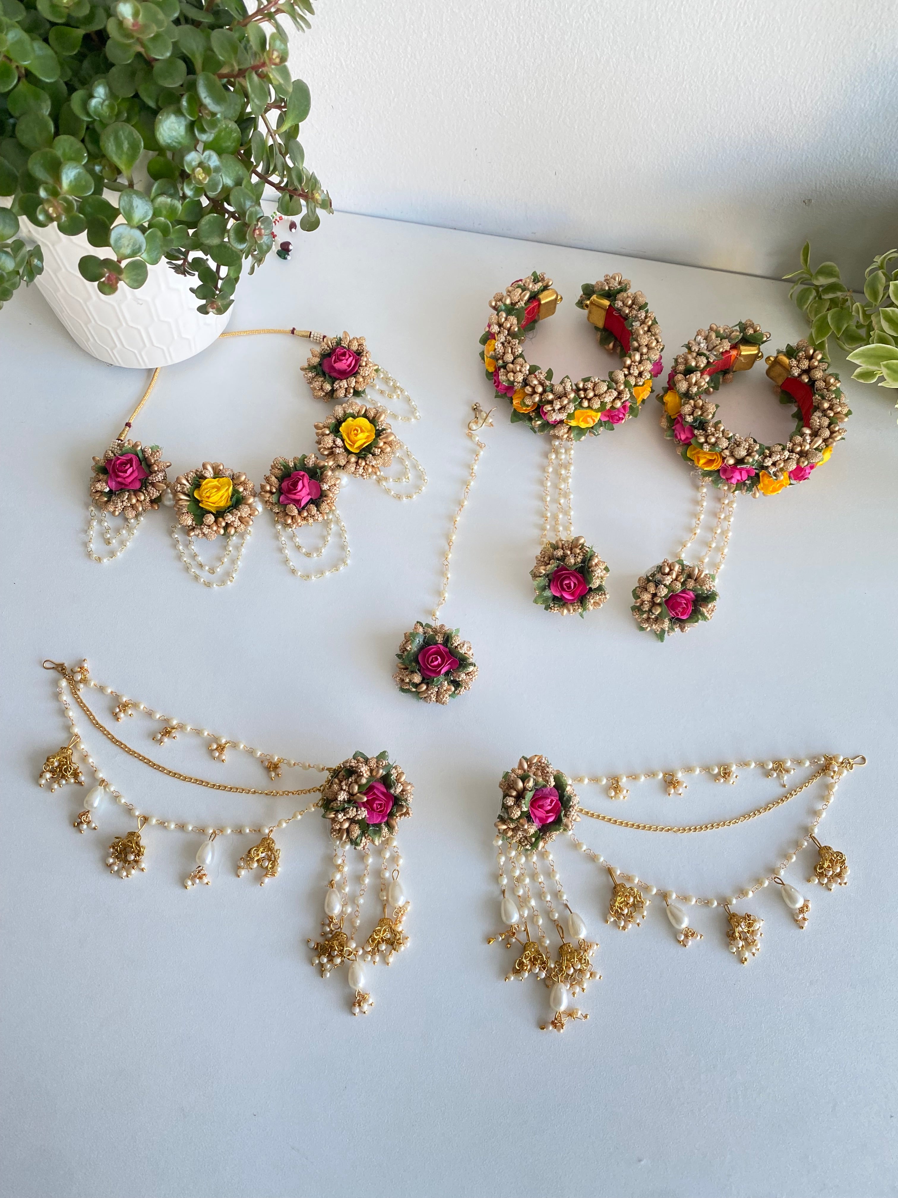Keya Floral Set