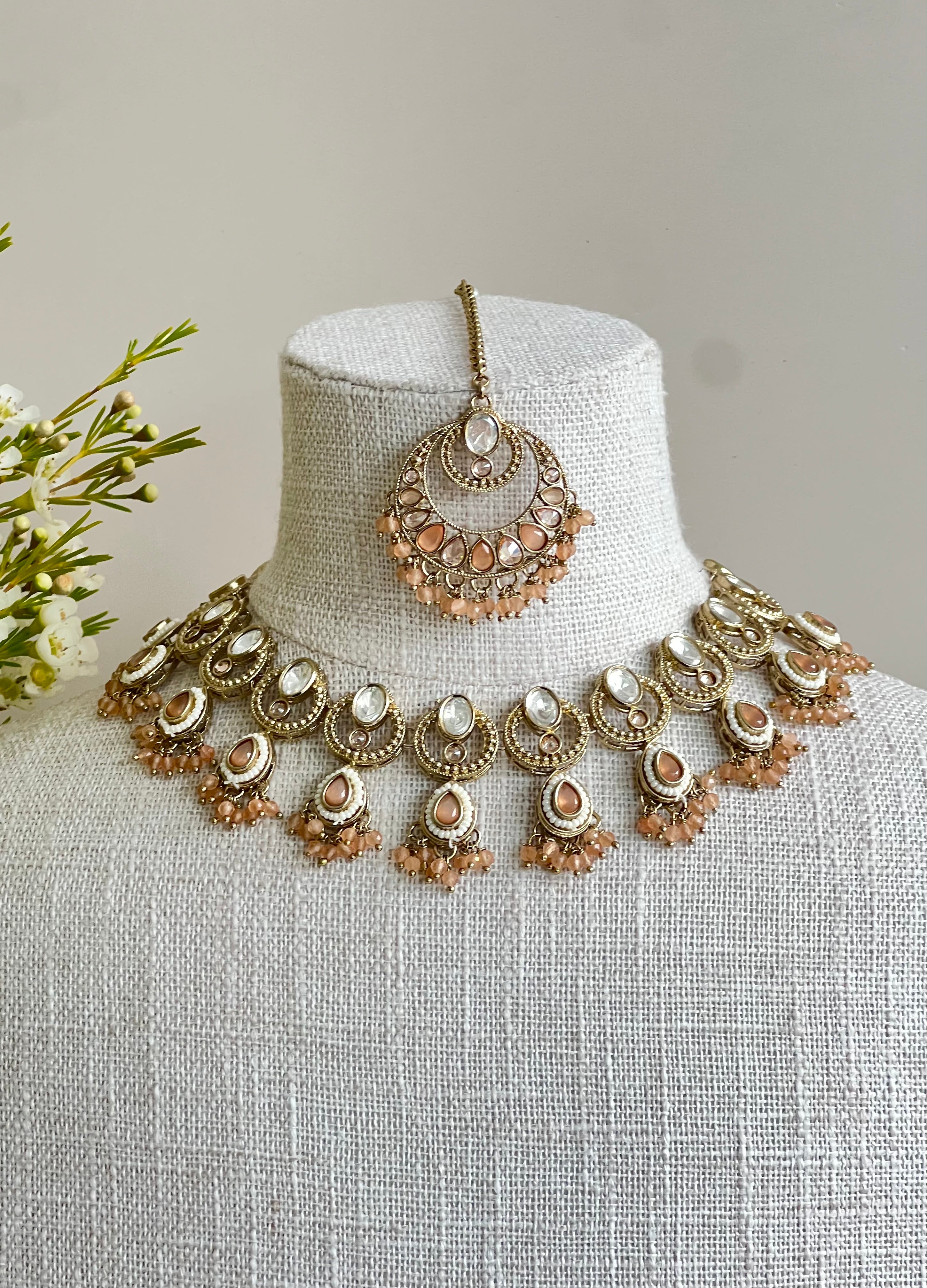 Anushka necklace set