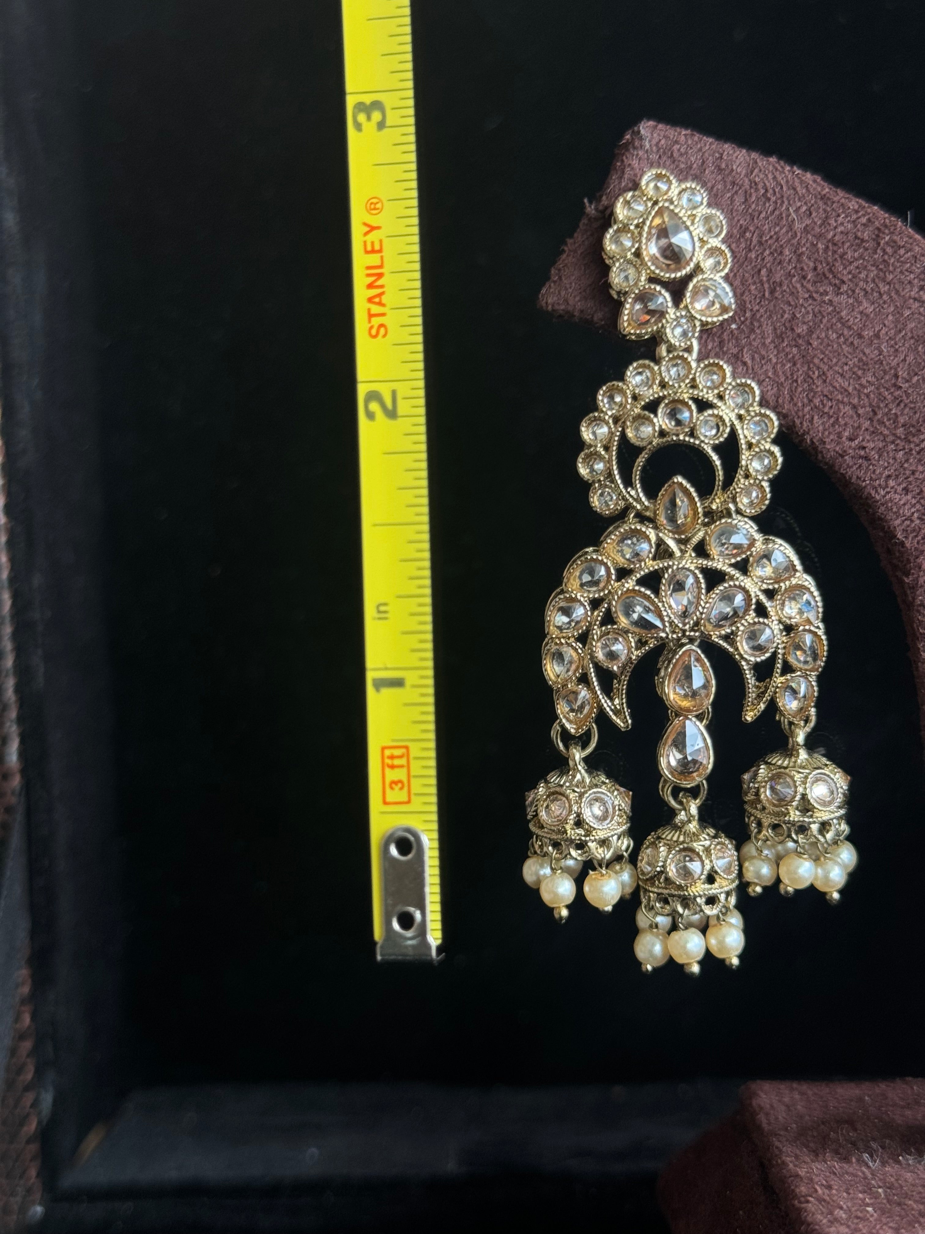 Parineeti Earrings