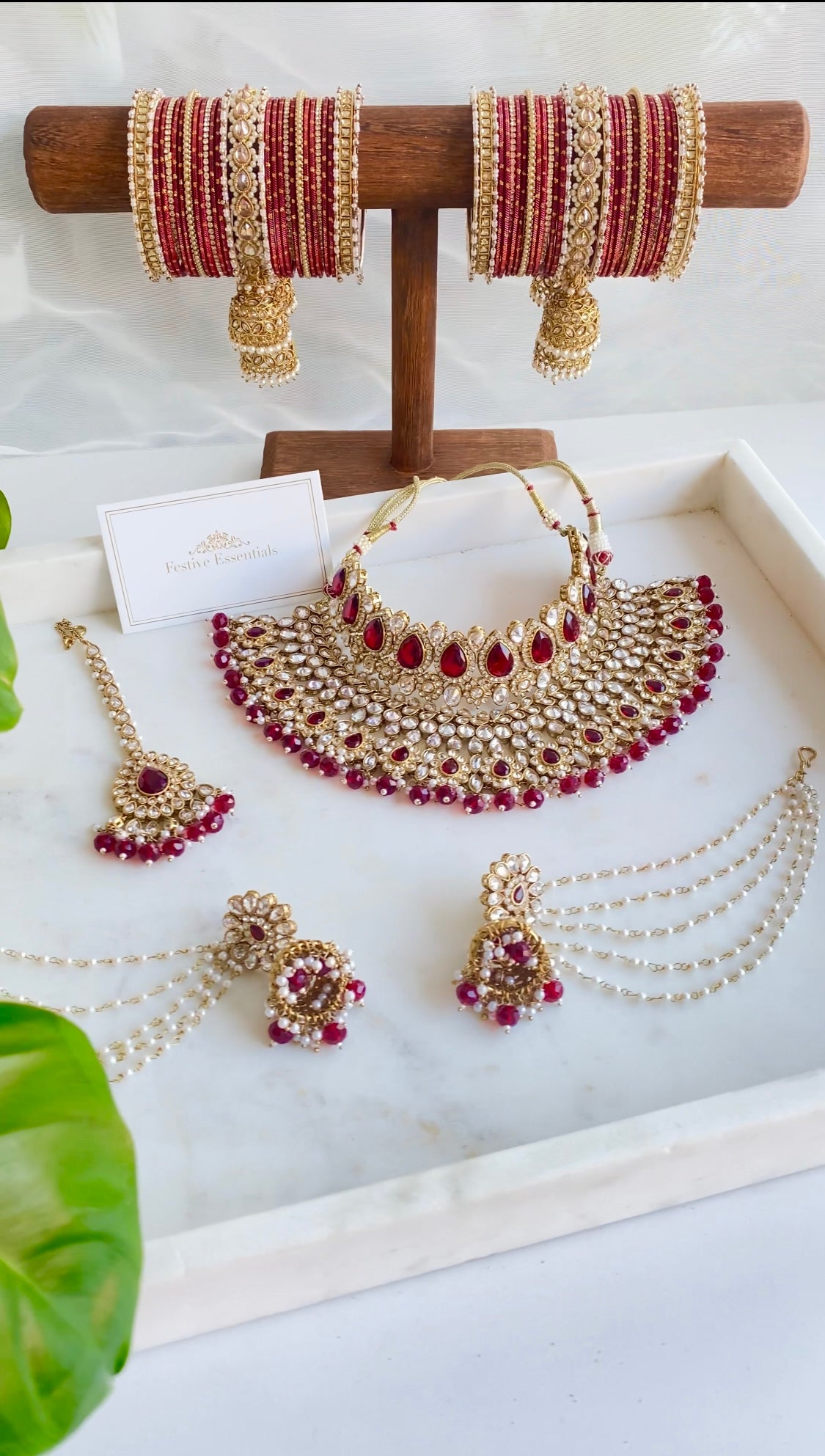 The Lily Necklace Set