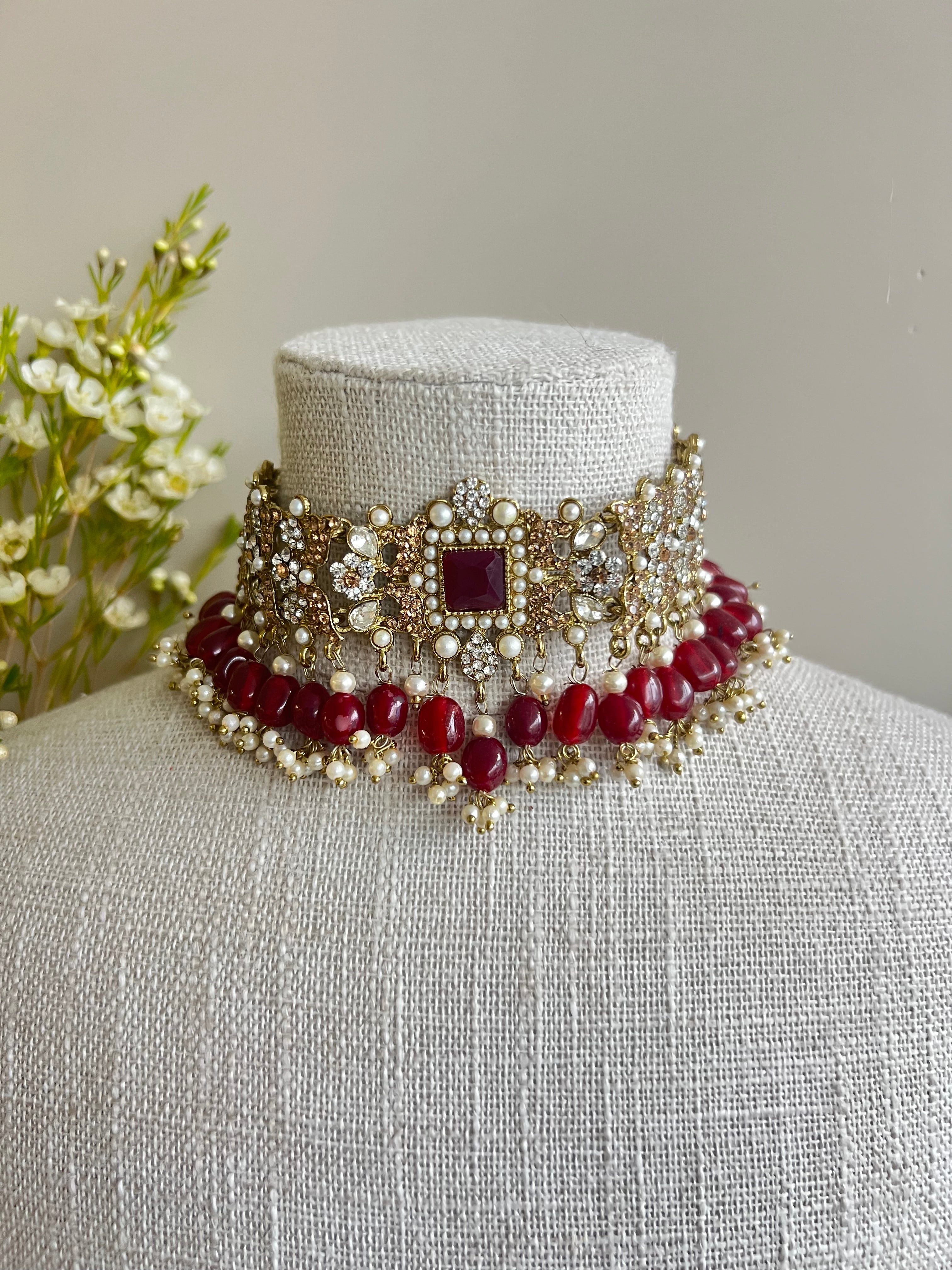 Harleen Choker Set