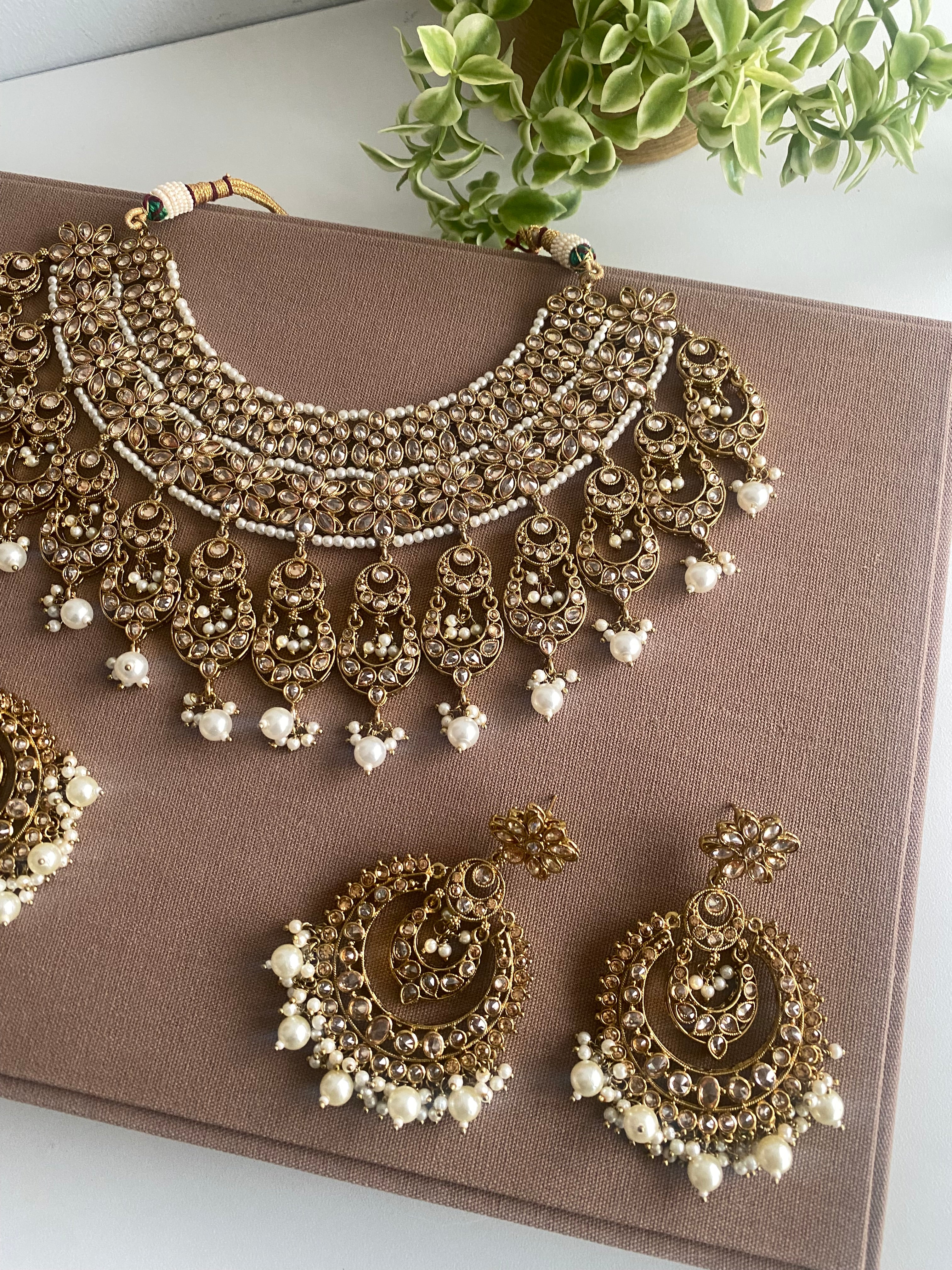 Shakila Necklace - Gold