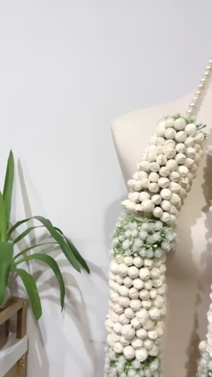 Festive_Essentials_-_Silk_Floral_Garland_-_Blue_White