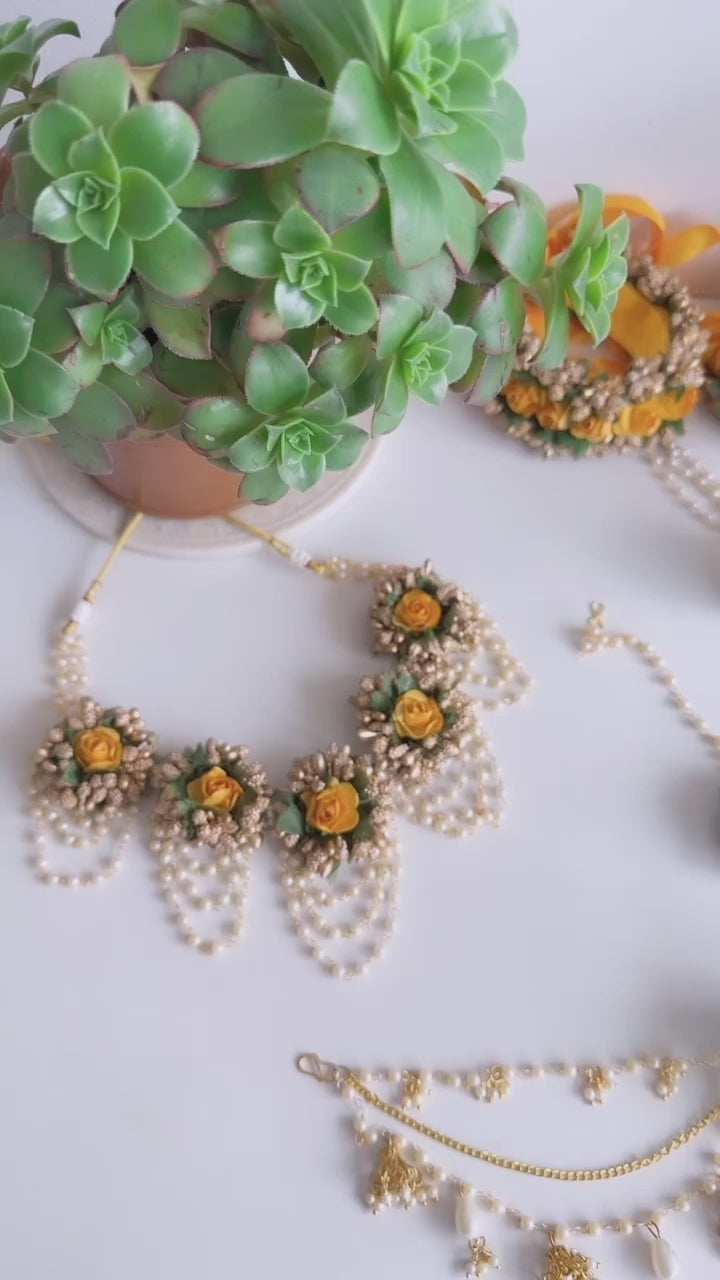 Keya Floral Set
