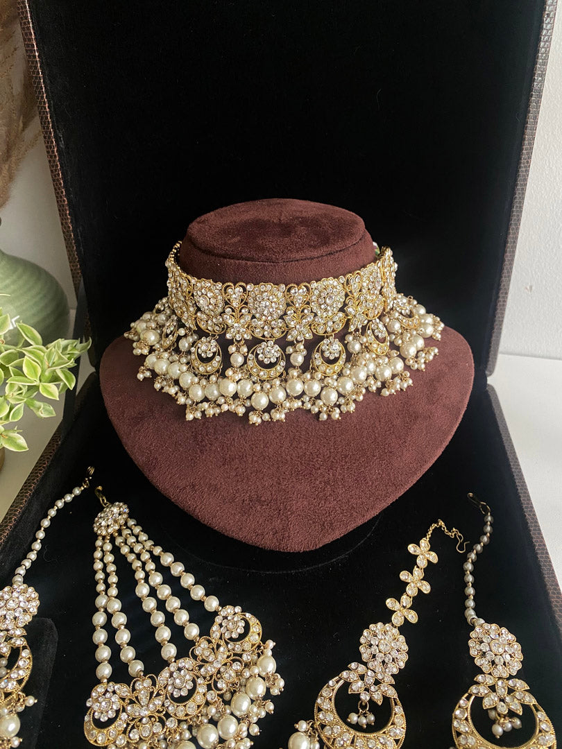 Anam Choker Set