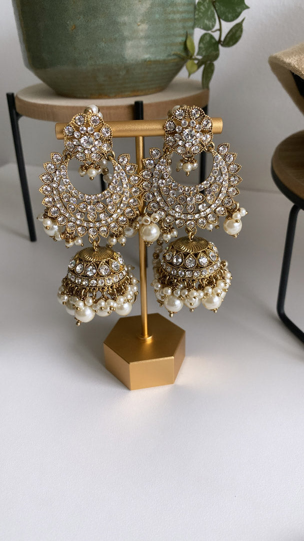Uzma Choker Set-Pearl