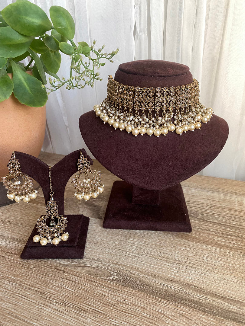 Sunita Choker Set