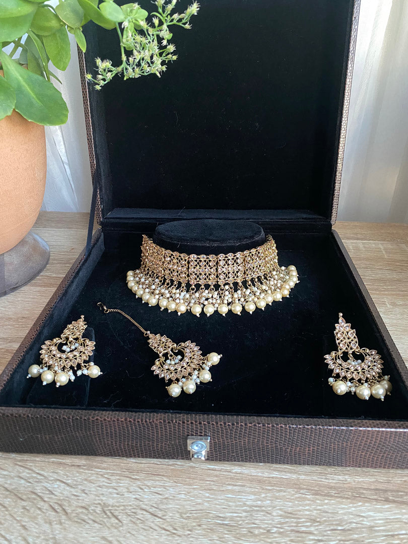 Sunita Choker Set