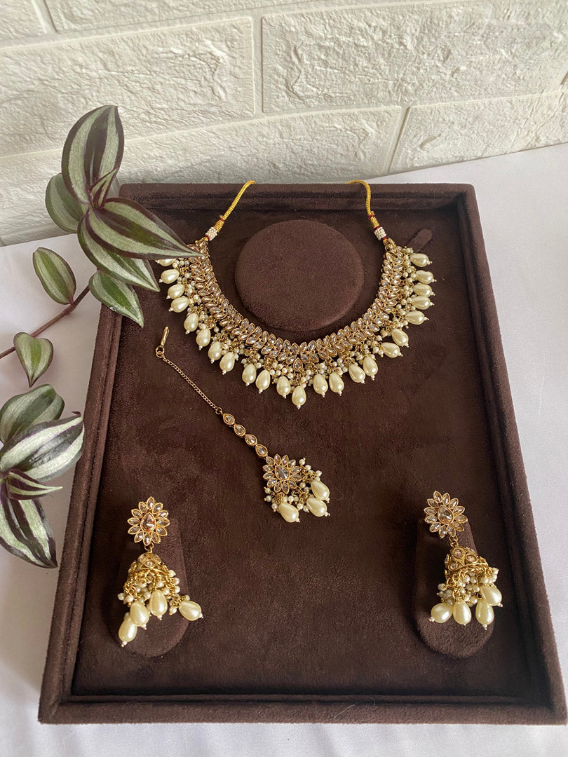 Ishita Necklace set