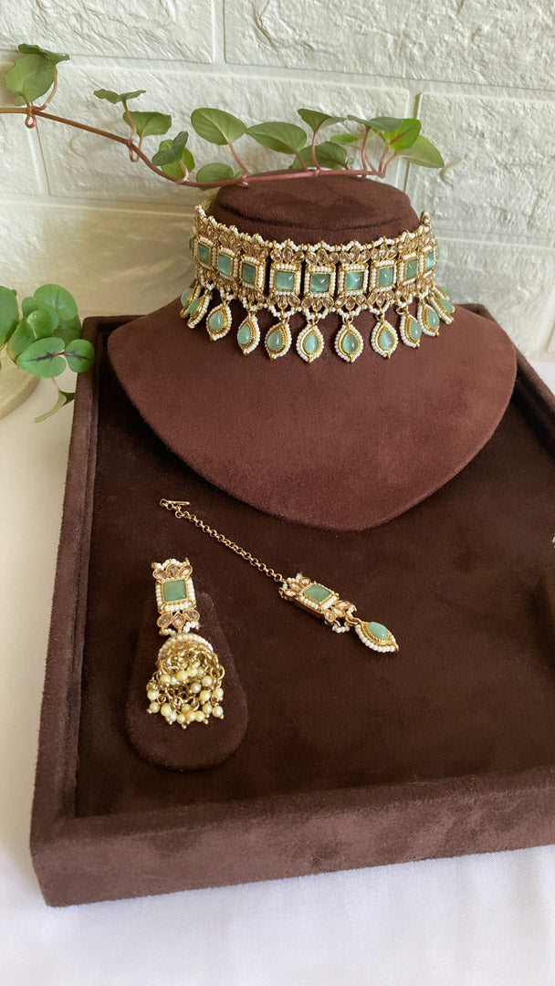 Shonali Choker Set