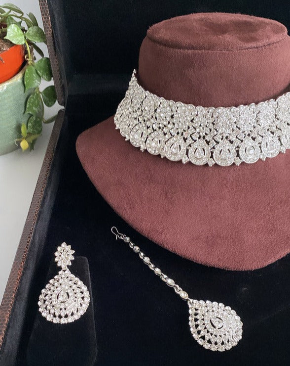 Indian bridal sets and desi bridal jewelry from Festive Essentials are crafted with care. Our collection includes Pakistani chokers, Indian jewelry sets, champagne earrings, and gold champagne sets, perfect for weddings or daily glamour. Hand-selected materials ensure high quality and elegance in every piece.