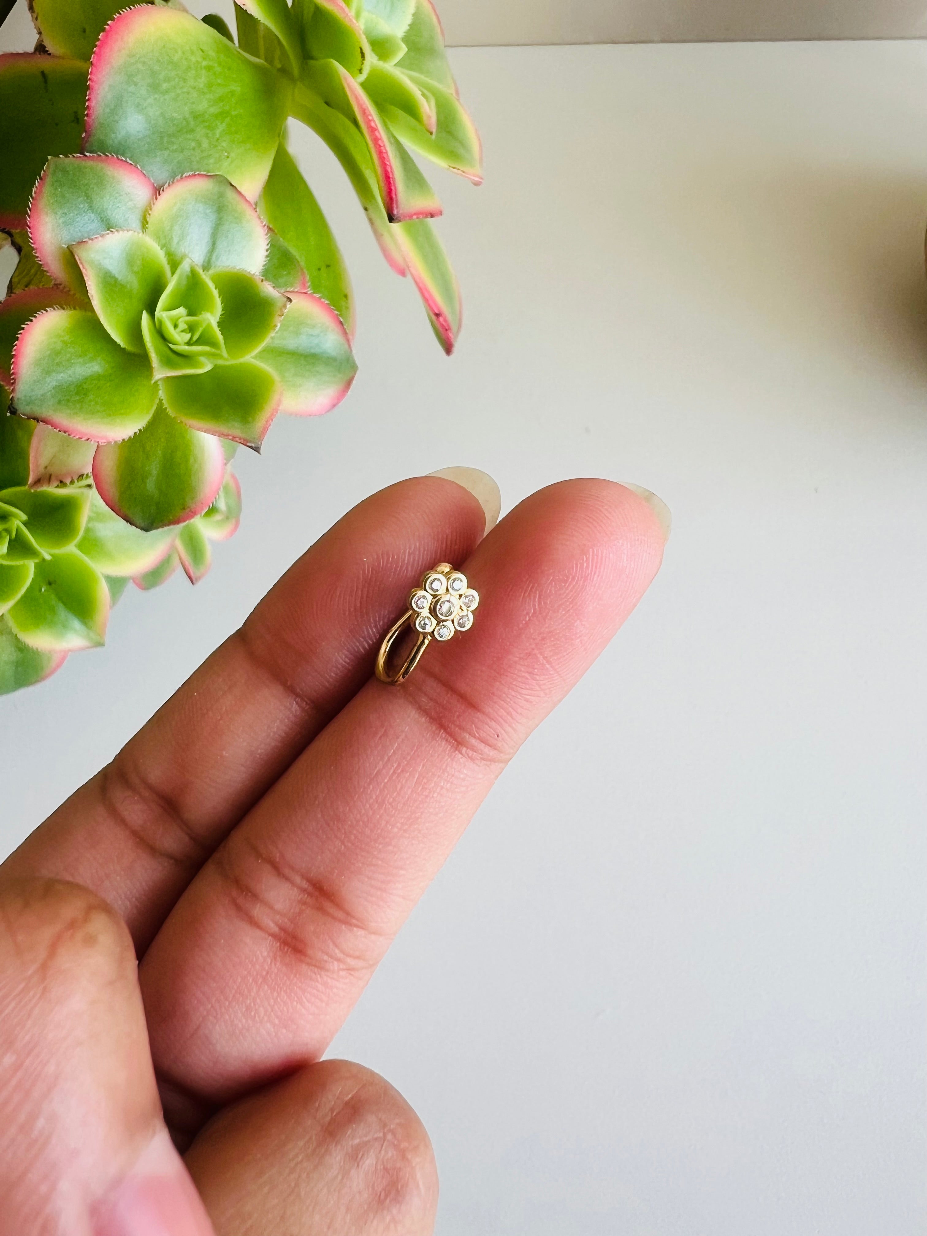 Veda Nose Pin