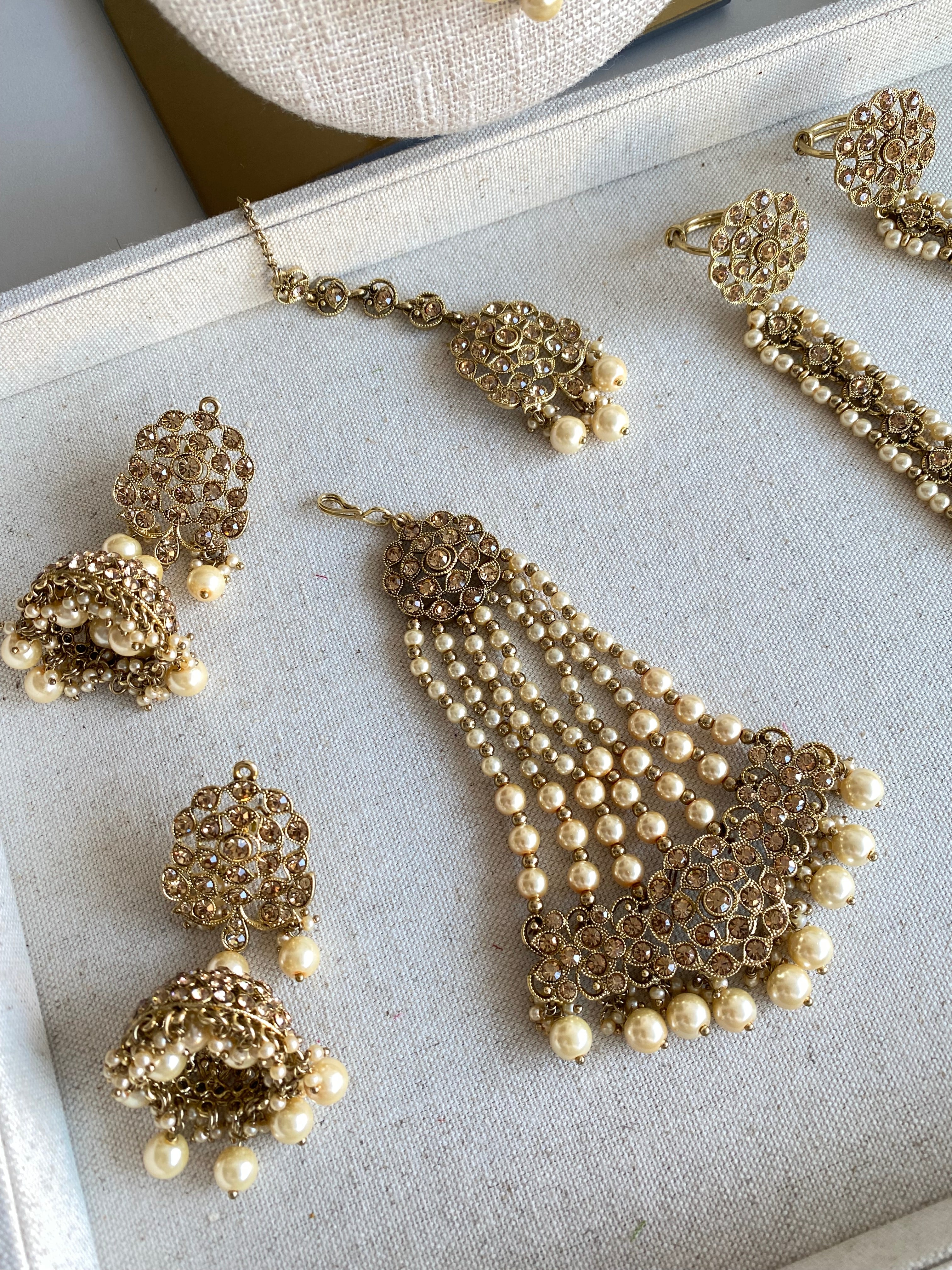 Amira Bridal Necklace