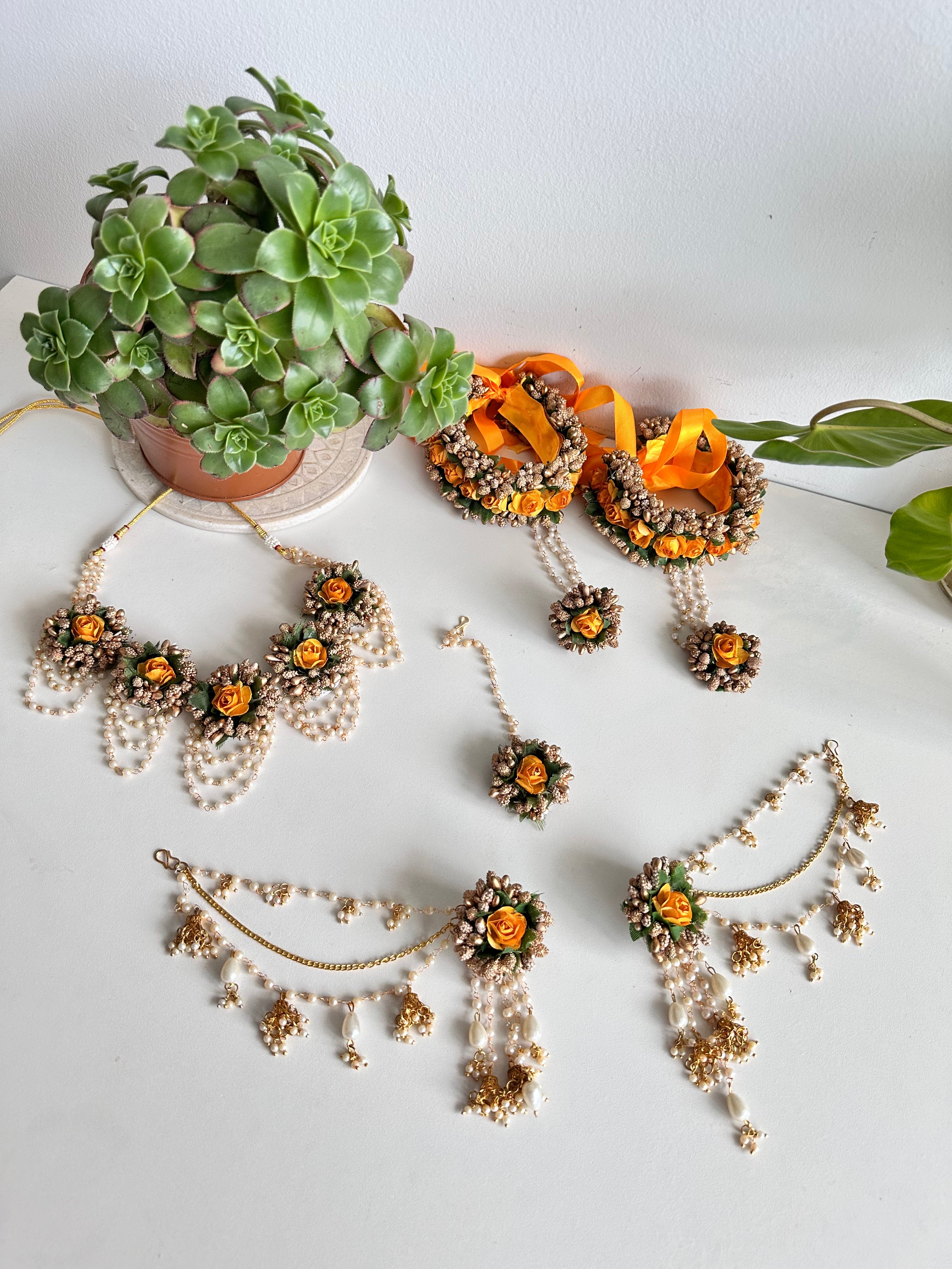 Keya Floral Set